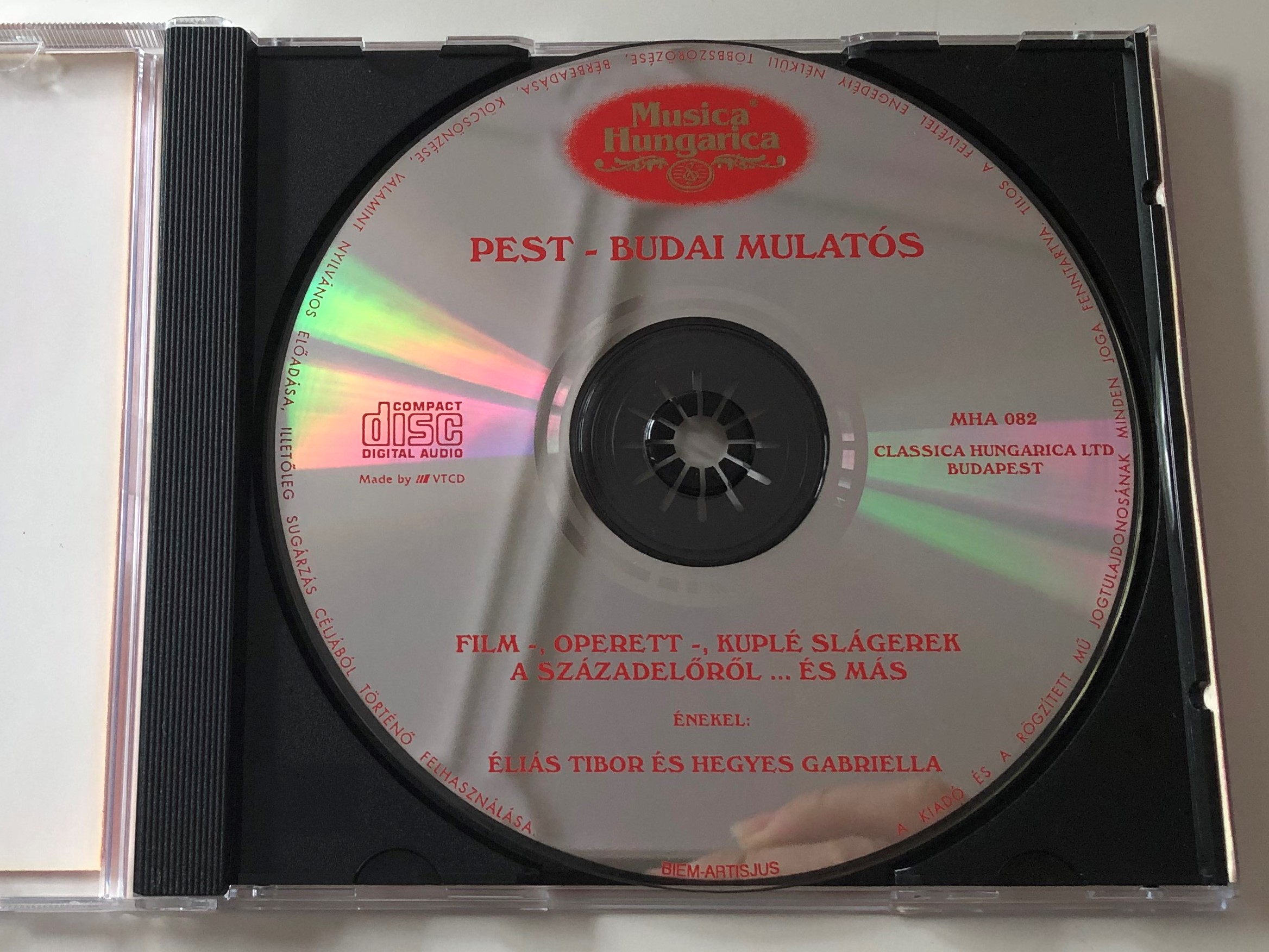 pest-budai-mulat-s-film-operett-kupl-sl-gerek-a-sz-zadel-r-l...-s-m-s-a-regi-maniam...-old-songs-from-budapest-alte-lieder-aus-budapest-musica-hungarica-audio-cd-2000-mha-082-2-.jpg
