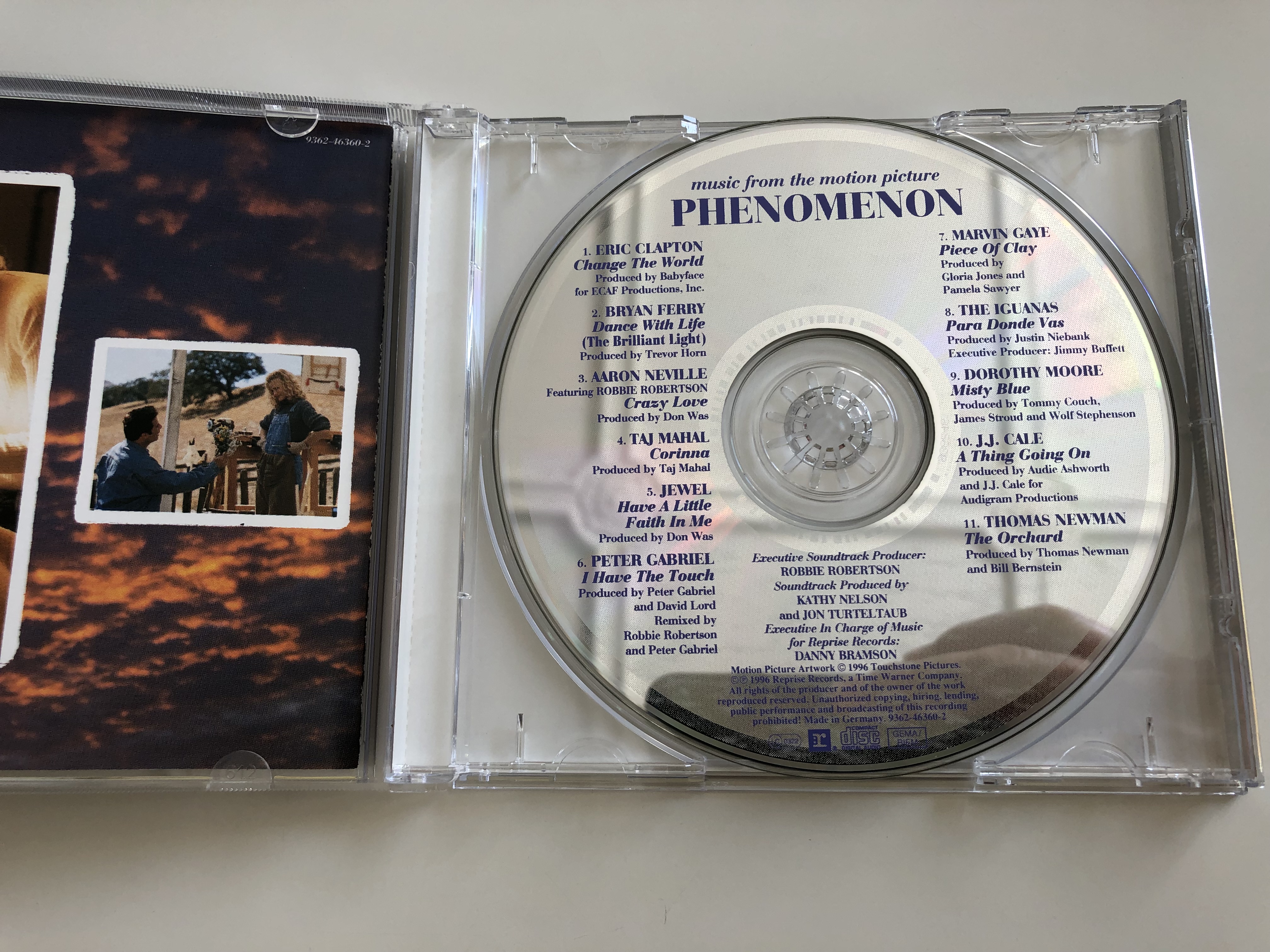phenomenon-john-travolta-music-from-the-motion-picture-audio-cd-1996-we-833-2-.jpg