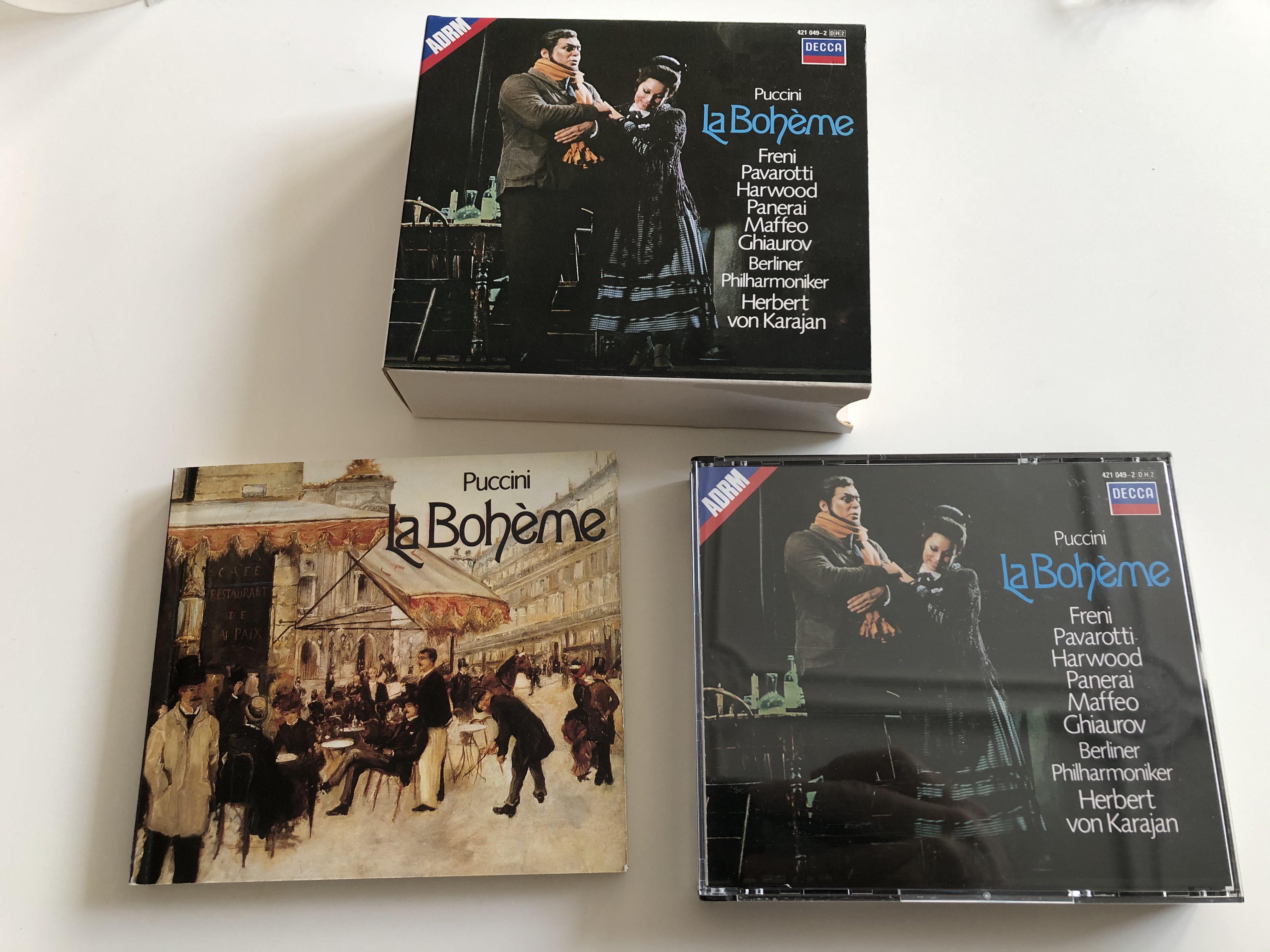 puccini-la-boh-me-freni-pavarotti-harwood-panerai-maffeo-ghiaurov-berliner-philharmoniker-herbert-karajan-decca-2x-audio-cd-stereo-421-049-2-4-.jpg
