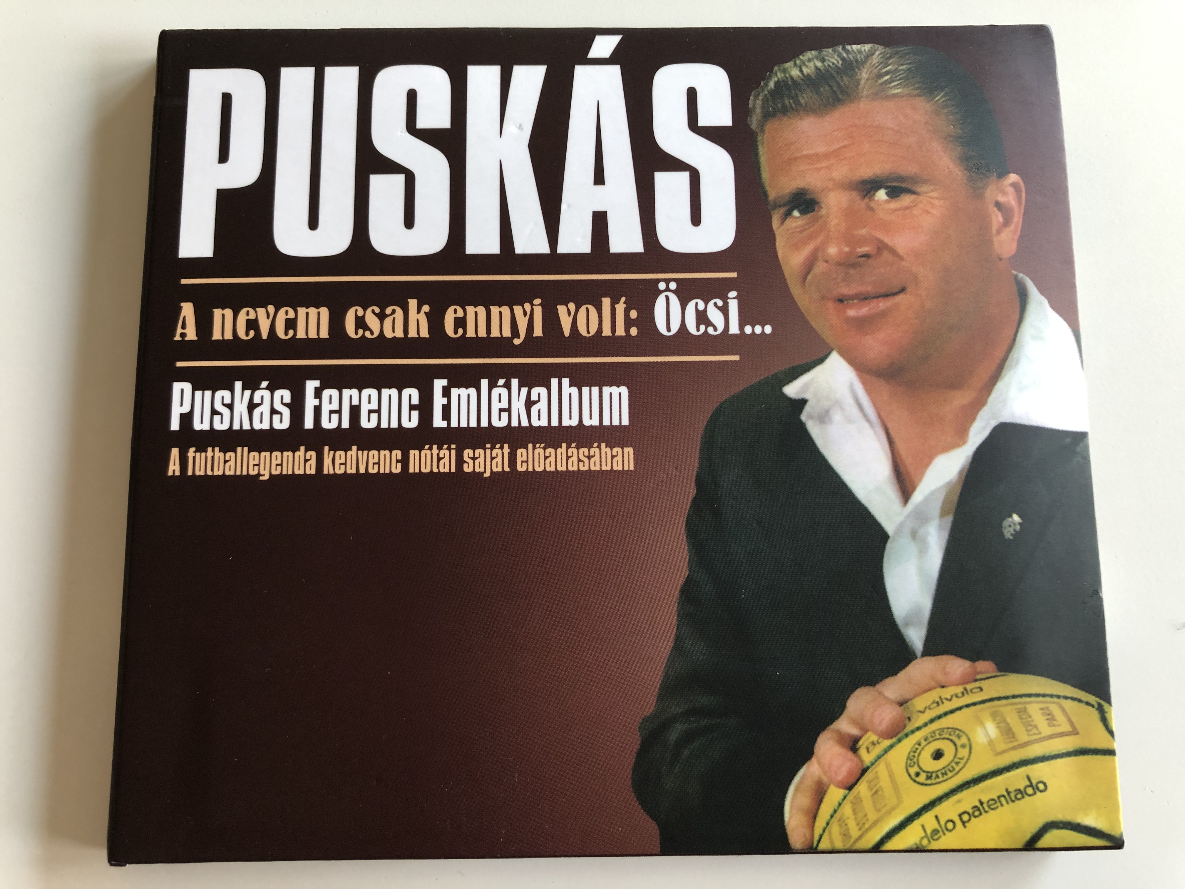 pusk-s-a-nevem-csak-ennyi-volt-csi...-audio-cd-2007-pusk-s-ferenc-eml-kalbum-a-futballegenda-kedvenc-n-t-i-saj-t-el-ad-sban-magneoton-1-.jpg