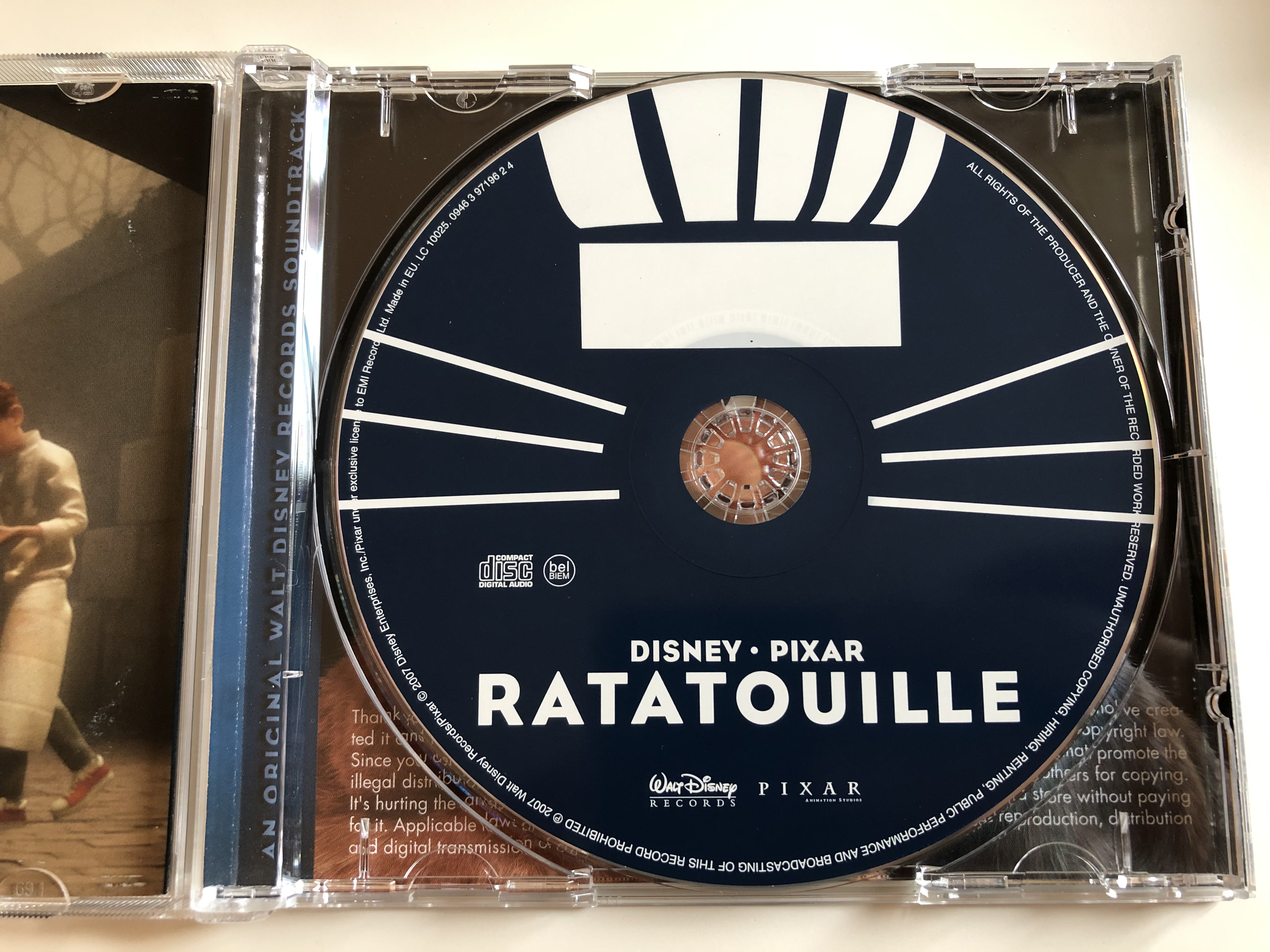 ratatouille-music-by-michael-giacchino-disney-pixar-walt-disney-records-audio-cd-2007-094639719624-5-.jpg