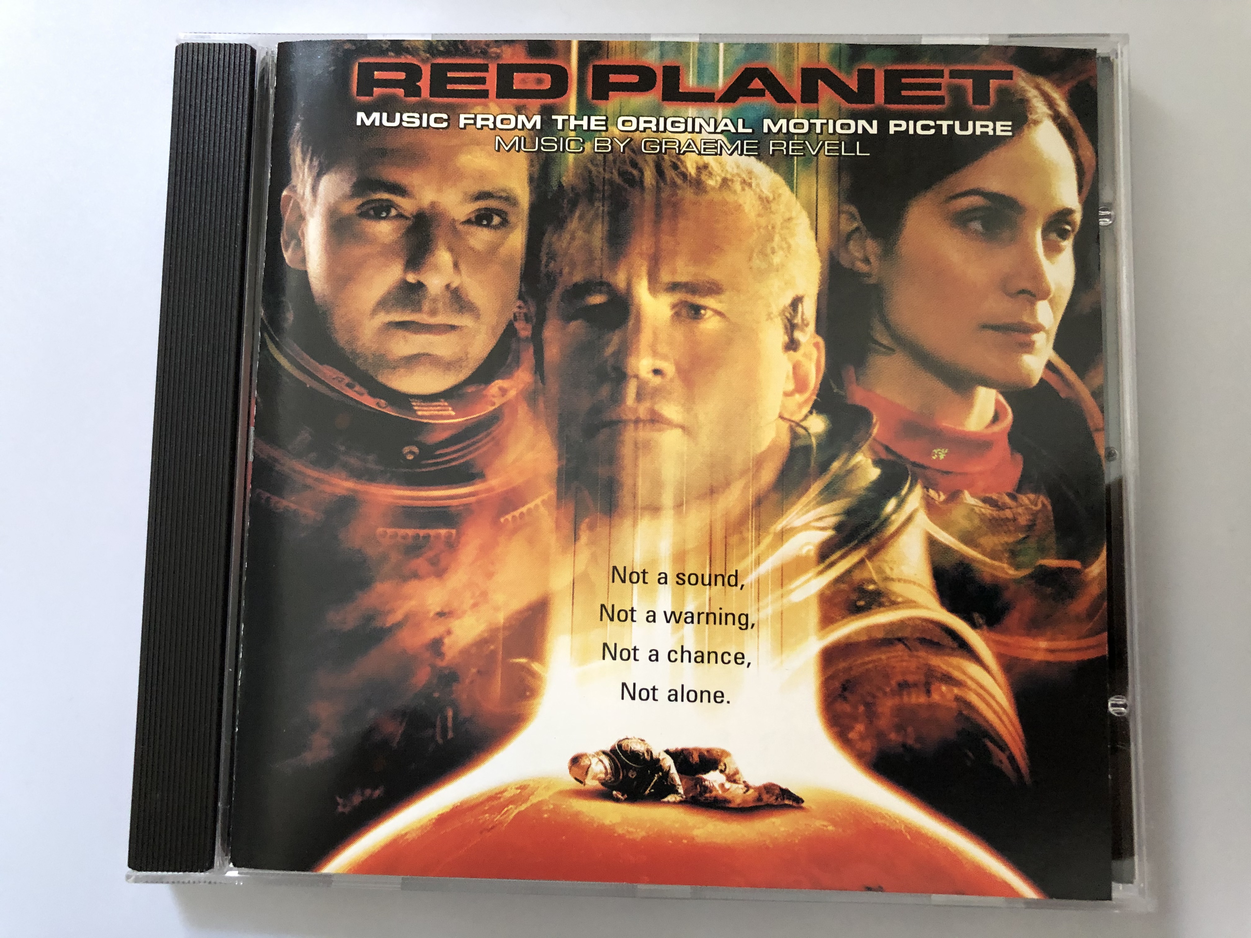 red-planet-music-from-the-original-motion-picture-music-by-graeme-revell-not-a-sound-not-a-warning-not-a-chance-not-alone.-pang-a-audio-cd-2000-520-055-2-1-.jpg