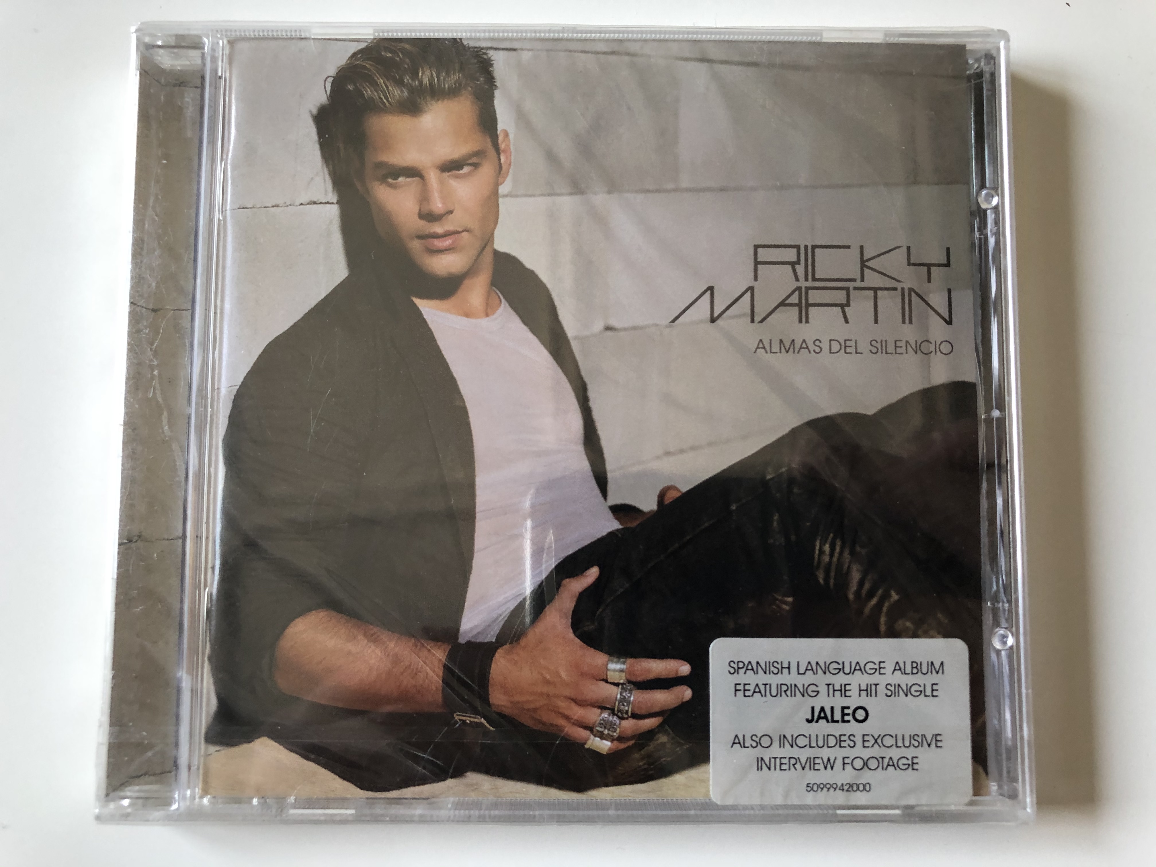 ricky-martin-almas-del-silencio-spanish-language-album-featuring-the-hit-single-jaleo-also-includes-exclusive-interview-footage-columbia-audio-cd-2003-5099942000-1-.jpg