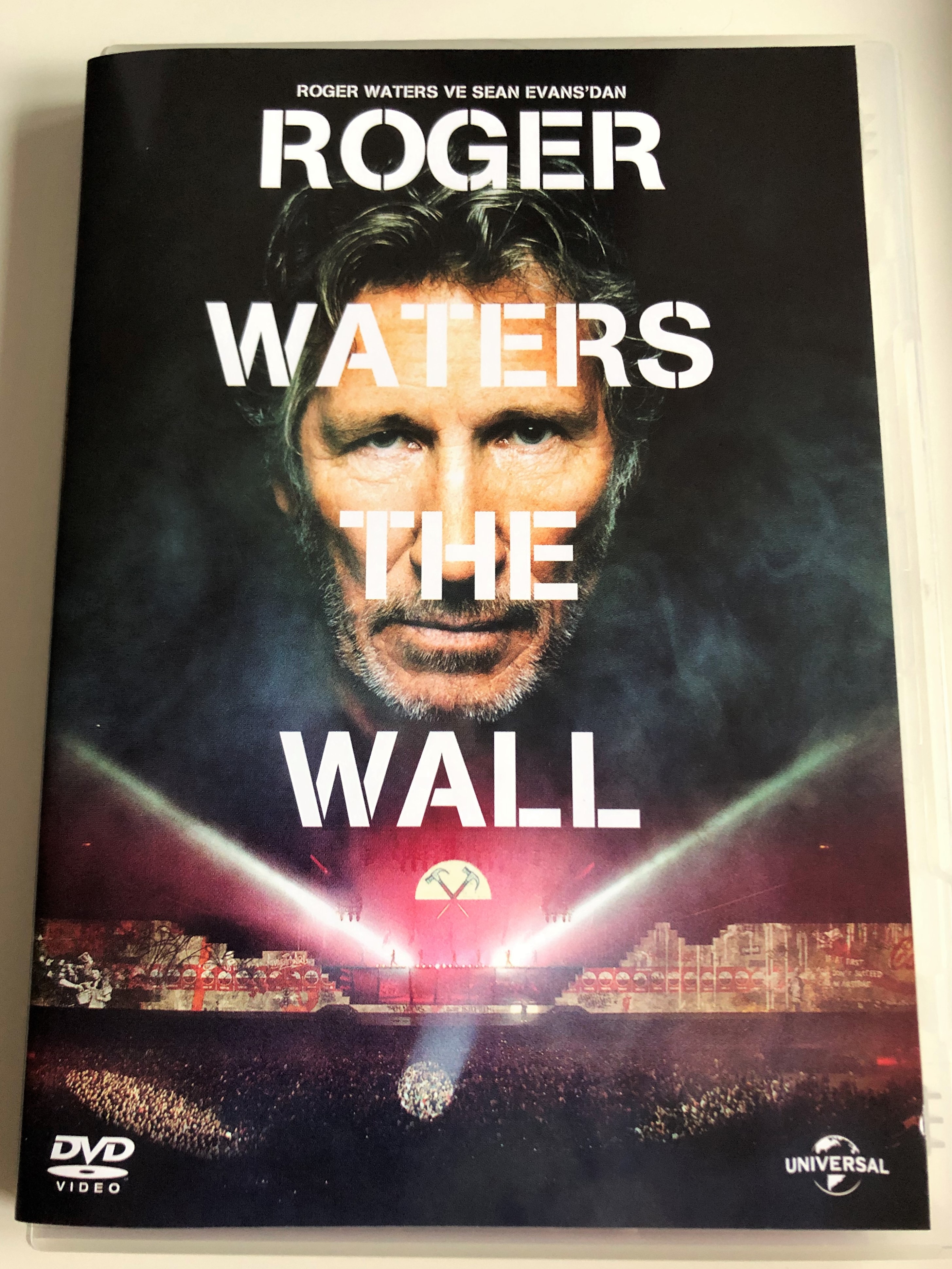 Roger Waters - The Wall DVD 2014 / Directed by Roger Waters & Sean Evans /  British Concert film / Live Album - bibleinmylanguage