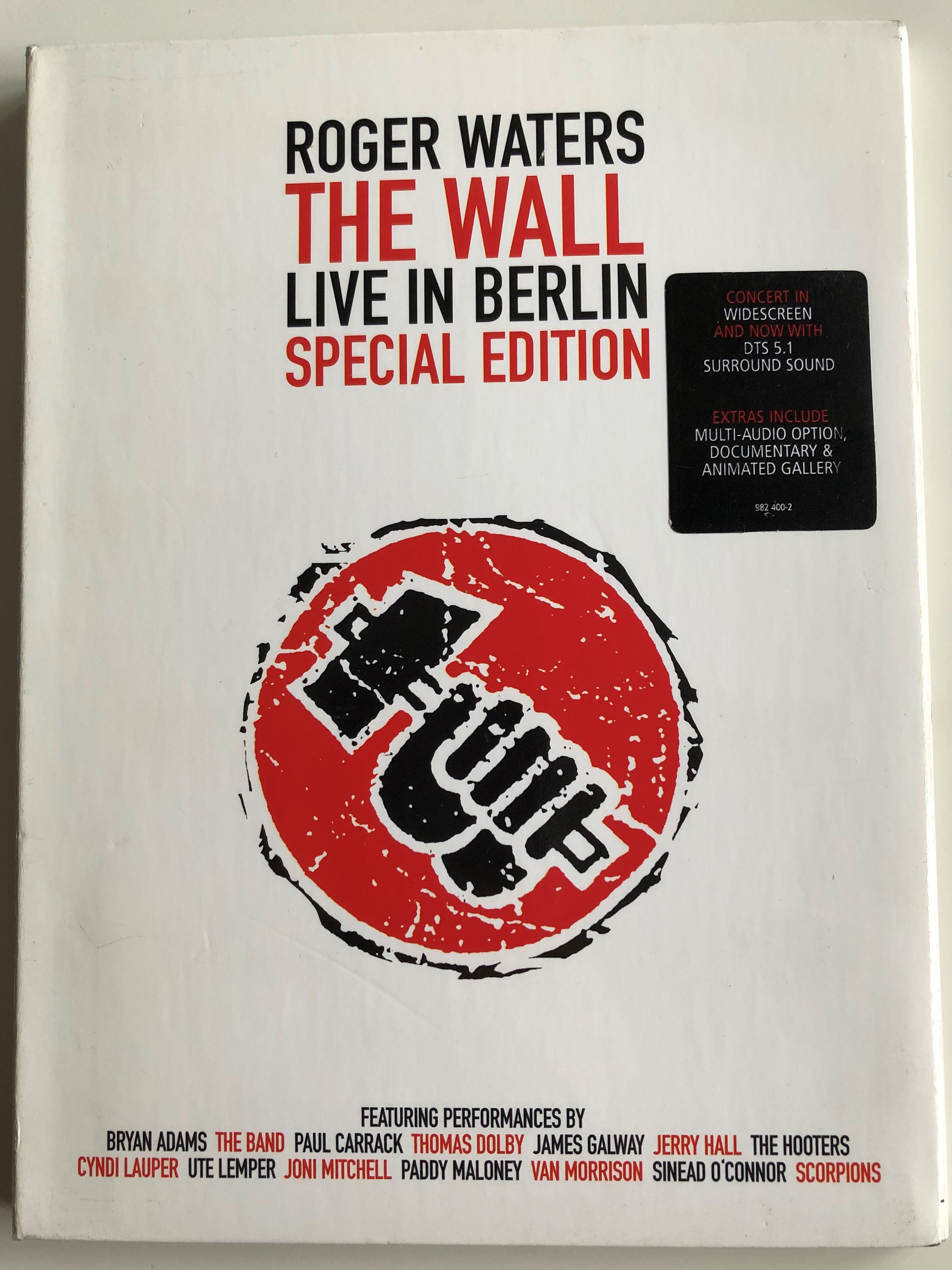 Roger Waters - The Wall DVD Live in Berlin Special Edition / Featuring  Bryan Adams, The Hooters, Cyndi Lauper, Van Morrison, Scorpions / Universal  Music - bibleinmylanguage