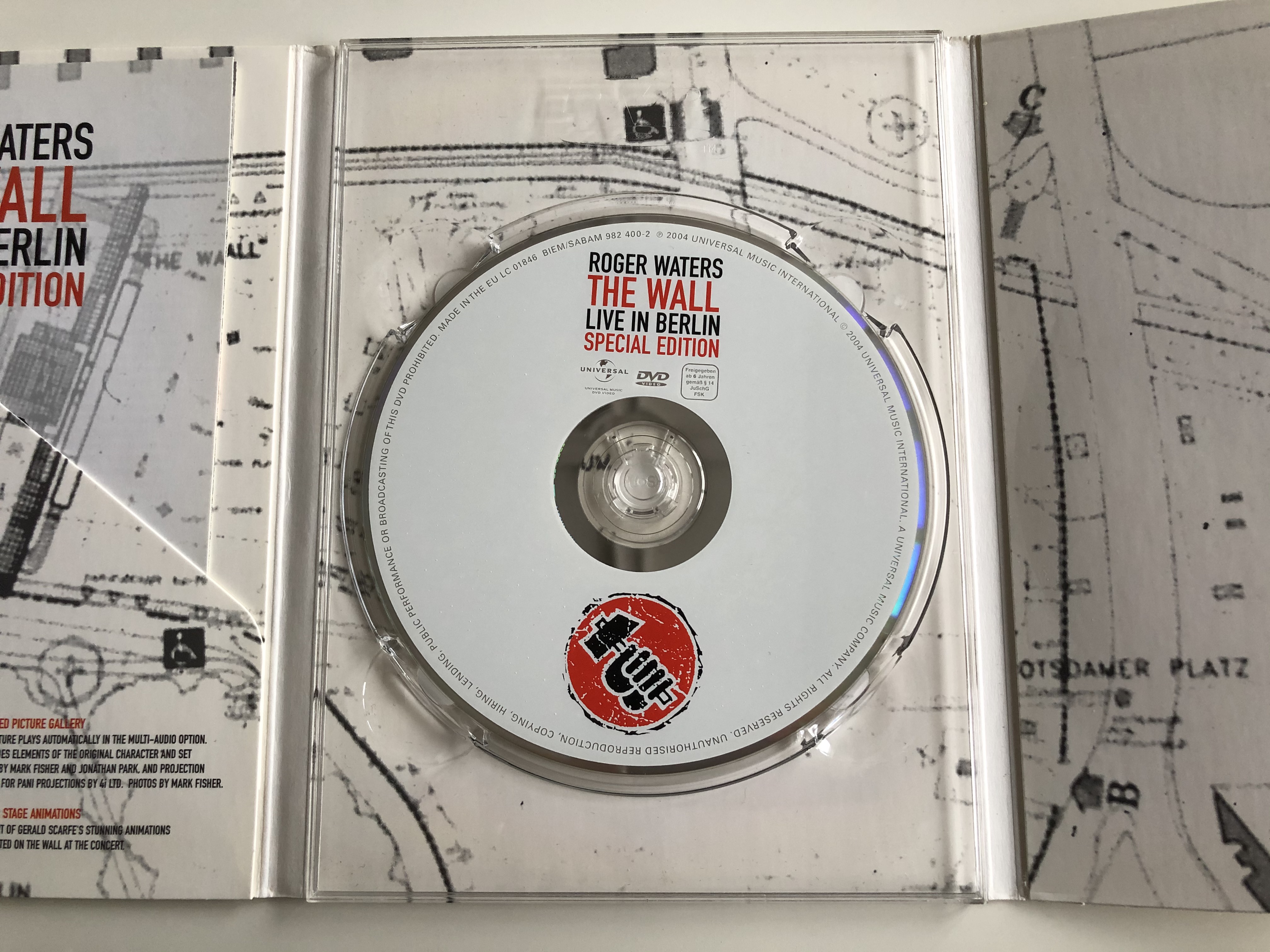 Roger Waters The Wall Dvd Live In Berlin Special Edition Featuring Bryan Adams The Hooters Cyndi Lauper Van Morrison Scorpions Universal Music Bibleinmylanguage