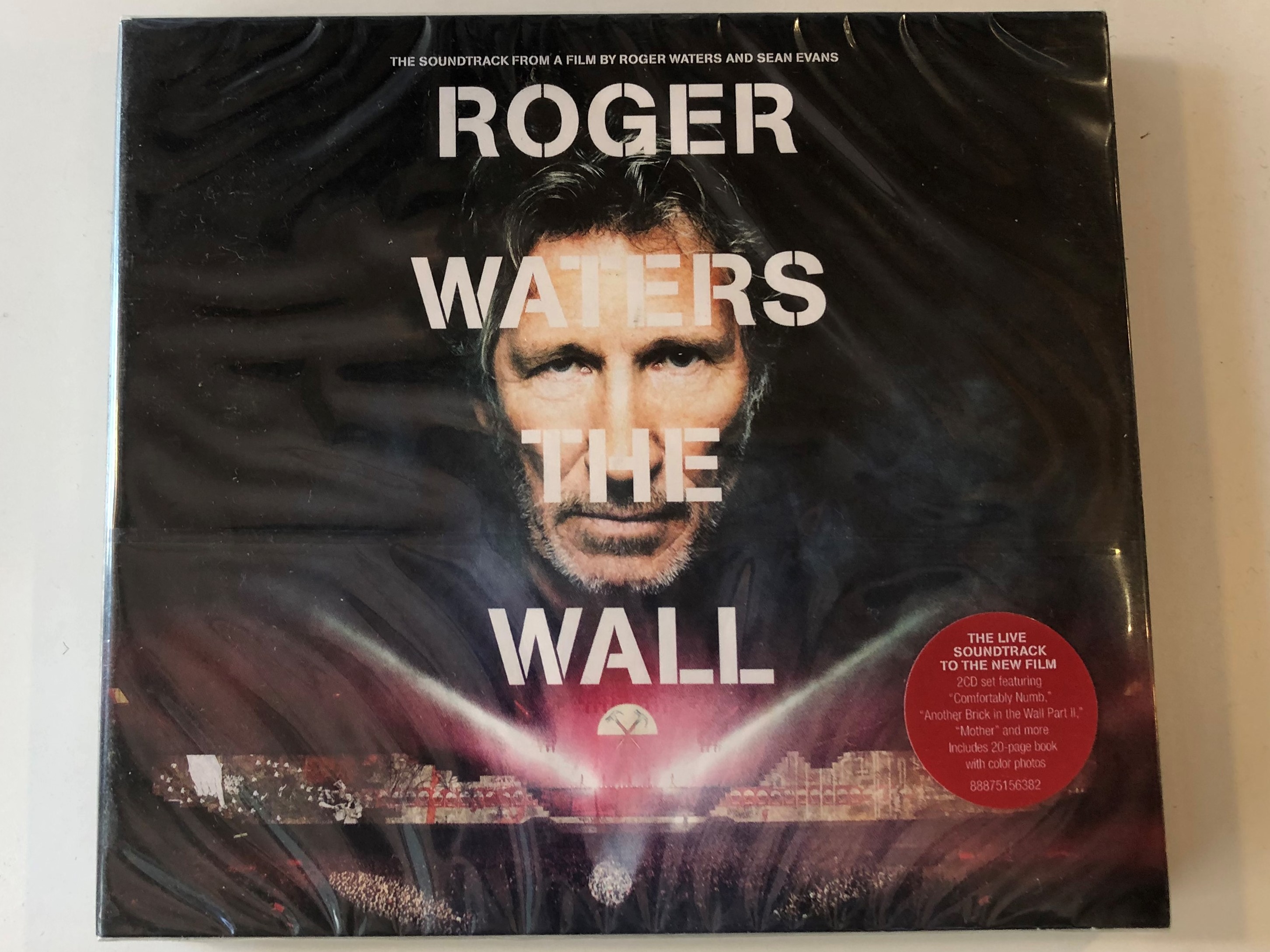 roger-waters-the-wall-the-soundtrack-from-a-film-by-roger-waters-and-sean-evans-2cd-set-featurinh-comfortably-numb-another-brick-in-the-wall-part-ii-mother-and-more-columbia-2x-1-.jpg