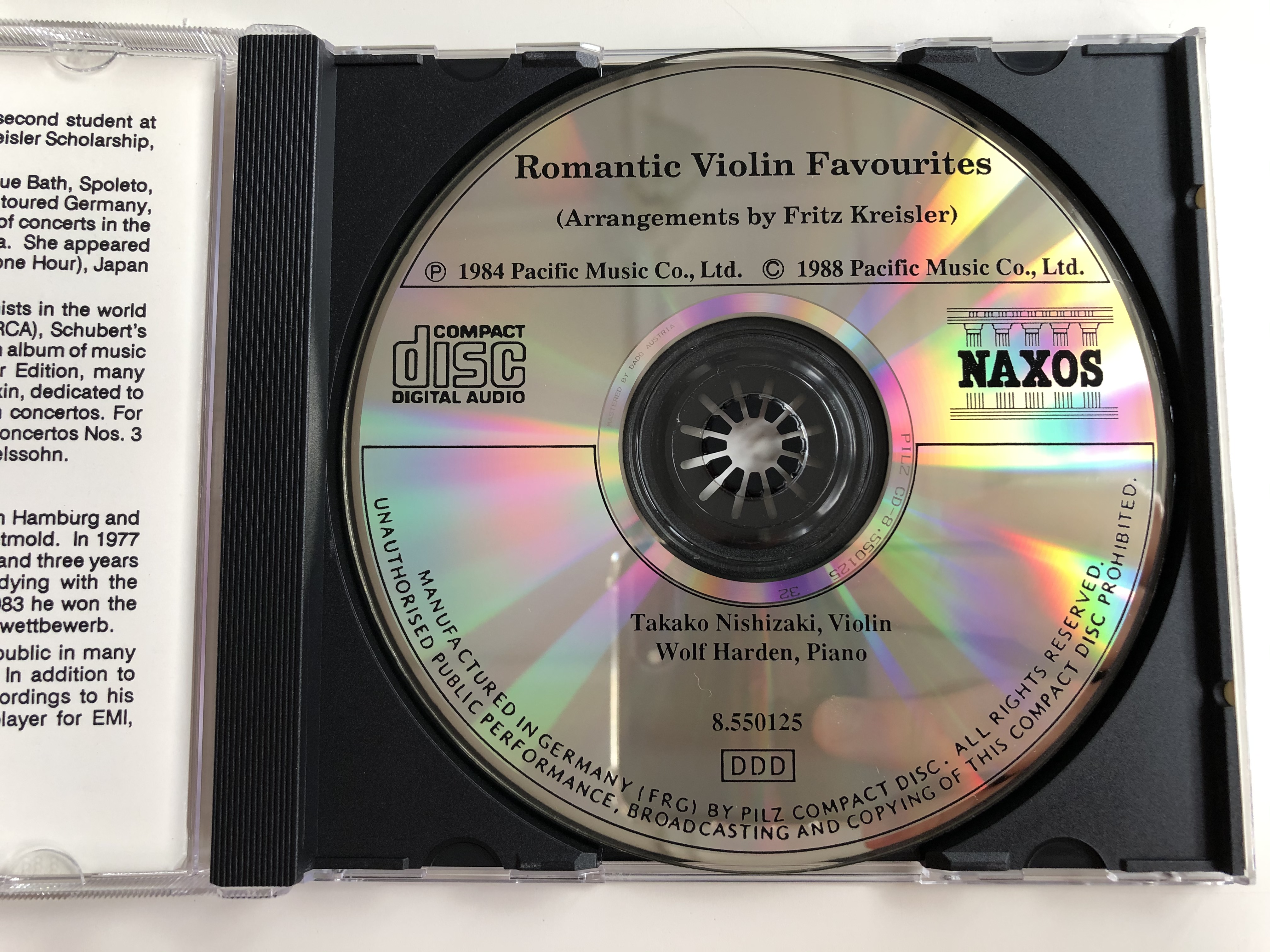 romantic-violin-favourites-zauber-der-geige-succes-romantiques-pour-violin-takako-nishizaki-violin-wolf-harden-piano-playing-time-66-44-naxos-audio-cd-1988-8-2-.jpg