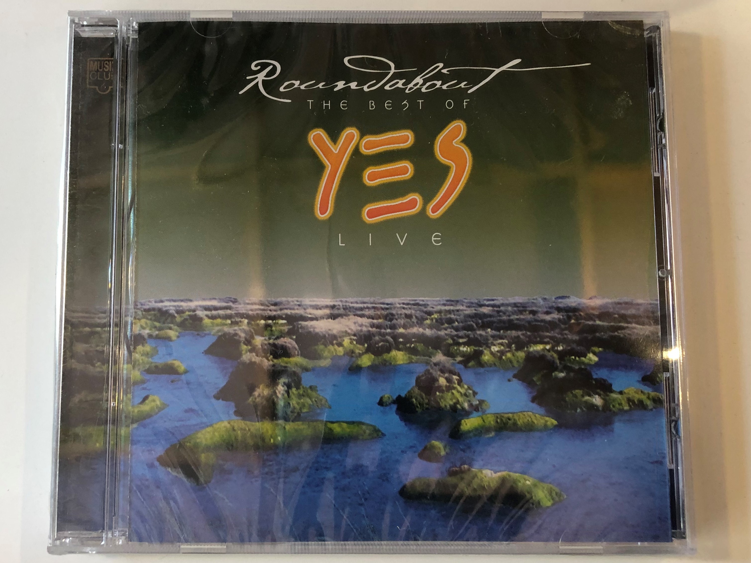 roundabout-the-best-of-yes-live-music-club-audio-cd-2003-mccd-524-1-.jpg