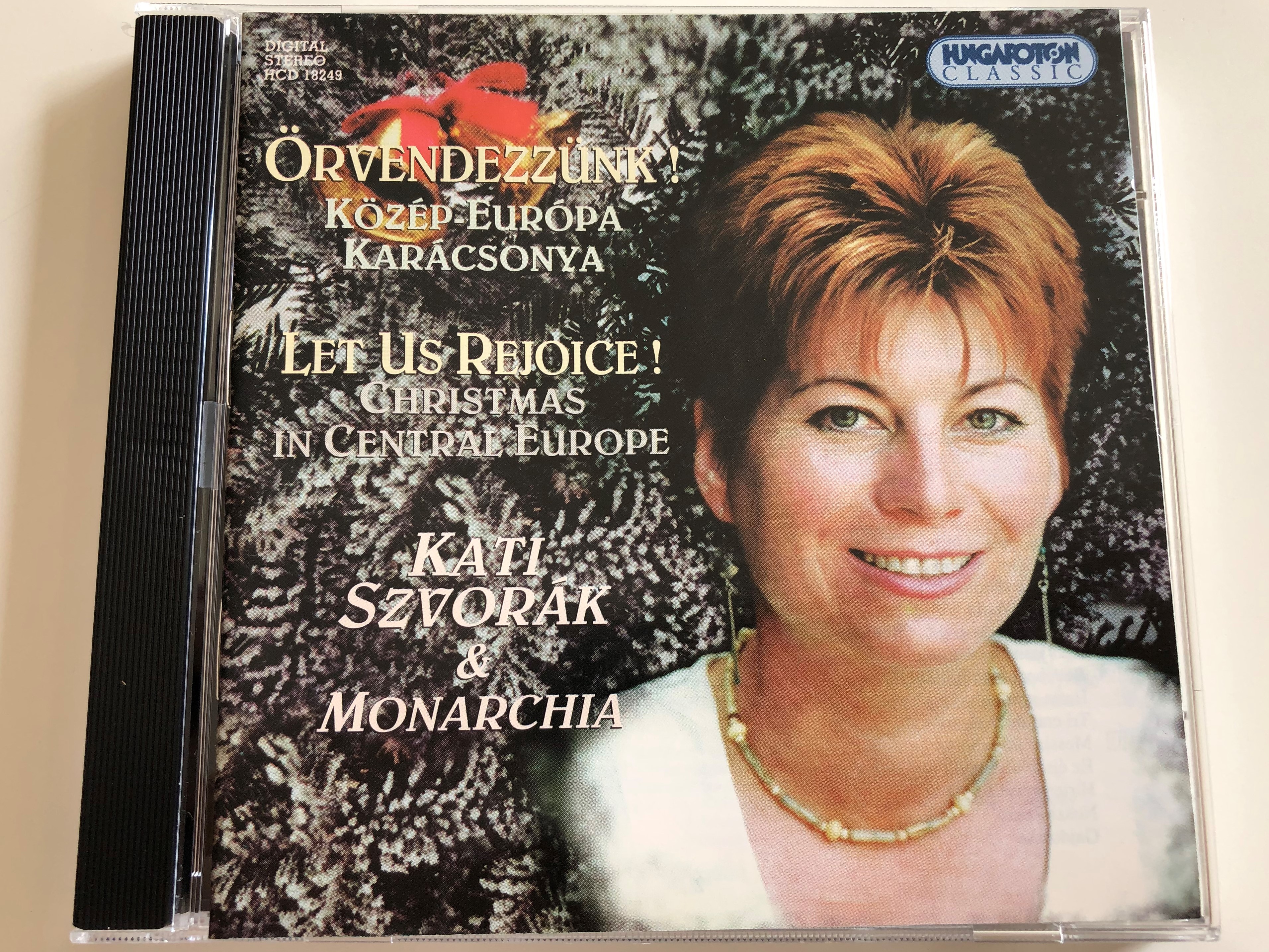 rvendezz-nk-k-z-p-eur-pa-kar-csonya-let-us-rejoice-christmas-in-central-europe-kati-szvor-k-monarchia-hungaroton-classic-audio-cd-2000-hcd-18249-1-.jpg