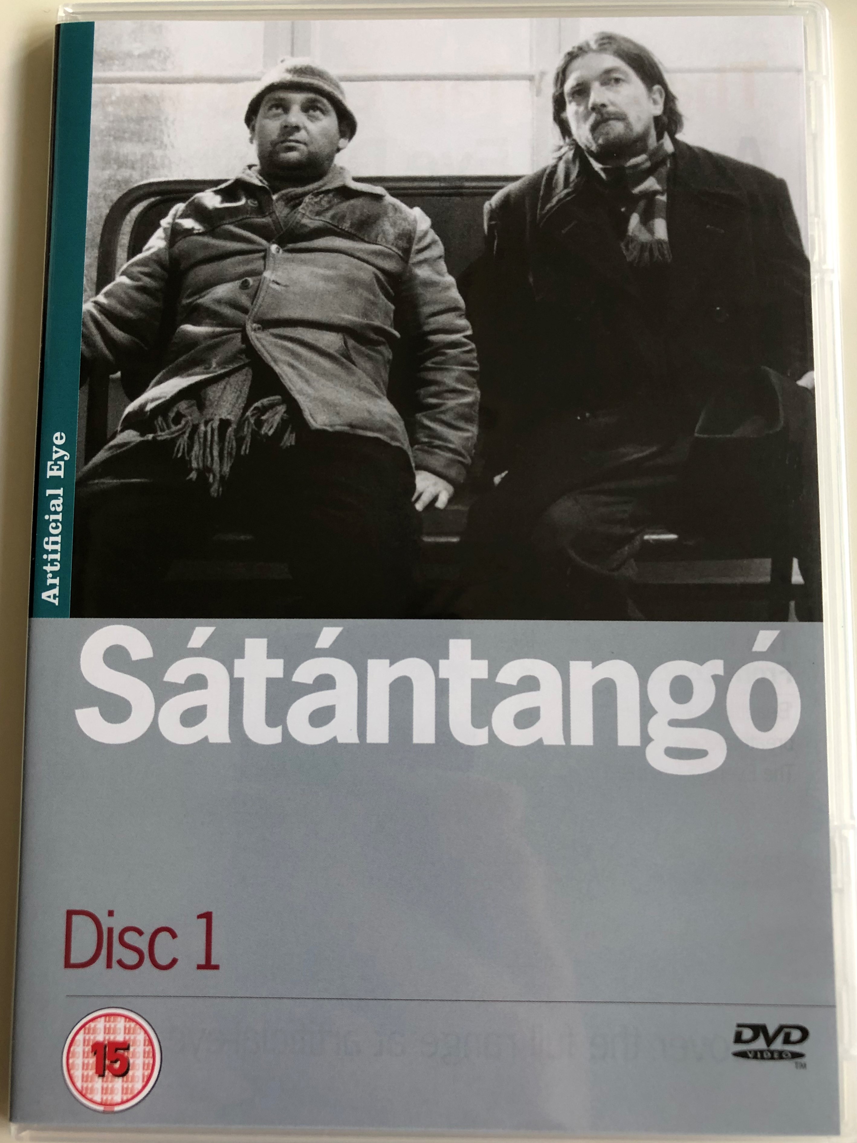 s-t-ntang-disc-1.-dvd-1994-satan-s-tango-directed-by-b-la-tarr-starring-mih-ly-v-g-putyi-horv-th-l-szl-lugossy-chapters-1-3-1-.jpg