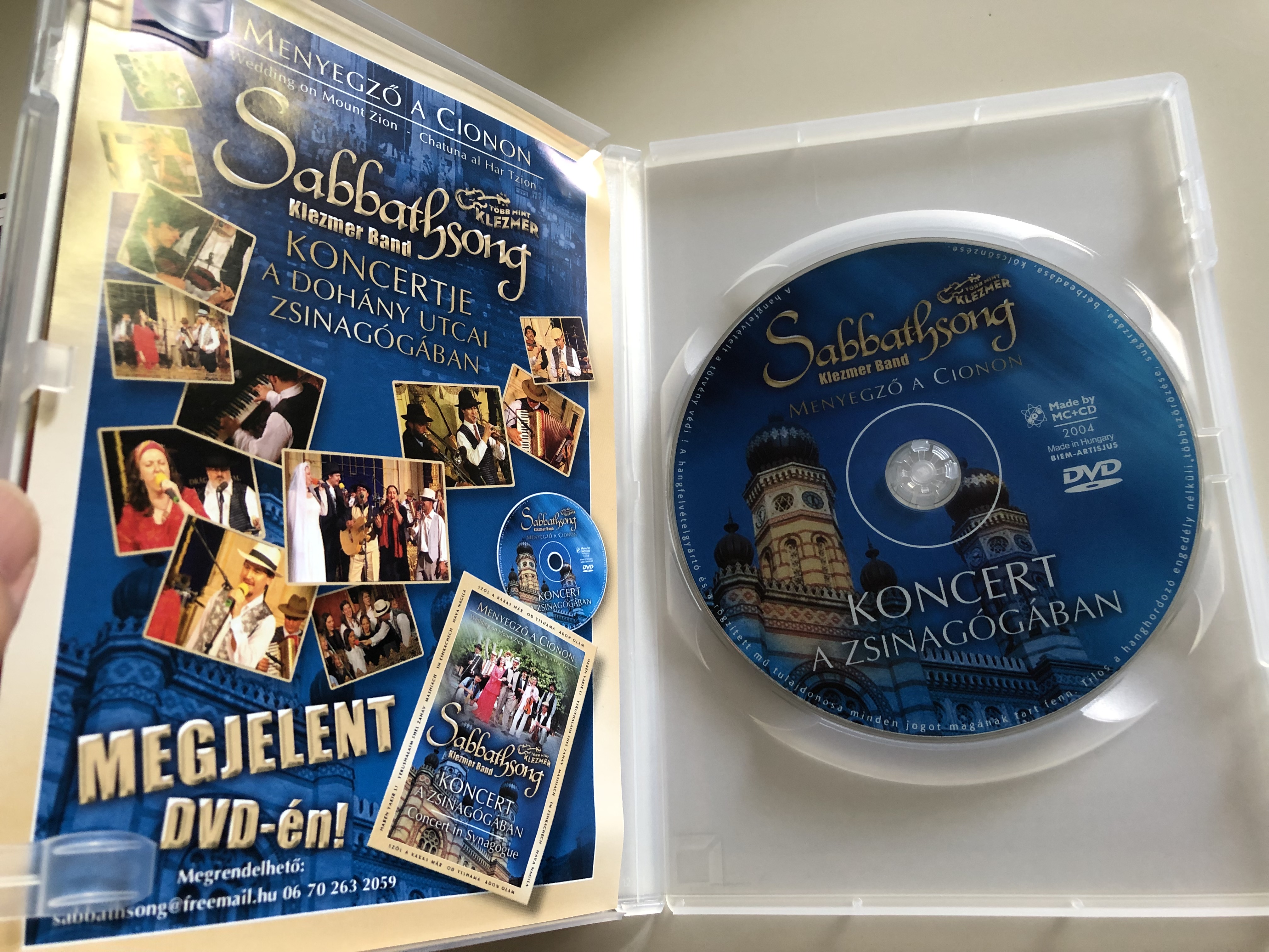 sabbathsong-klezmer-band-menyegz-a-cionon-dvd-2004-chatuan-al-har-tzion-wedding-on-mount-zion-concert-in-synagogue-t-bb-mint-klezmer-concert-video-2-.jpg