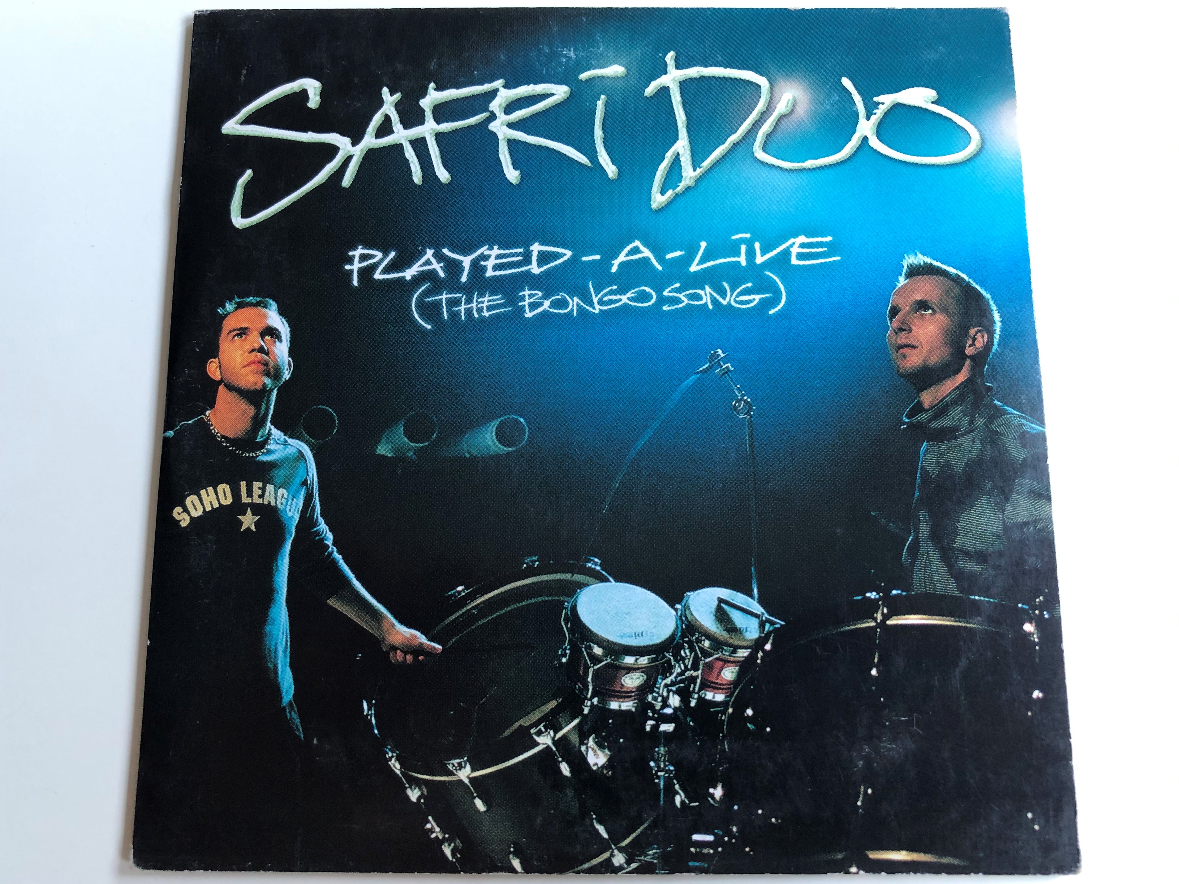 safri-duo-played-a-live-the-bongo-song-universal-audio-cd-2000-158-541-2-1-.jpg