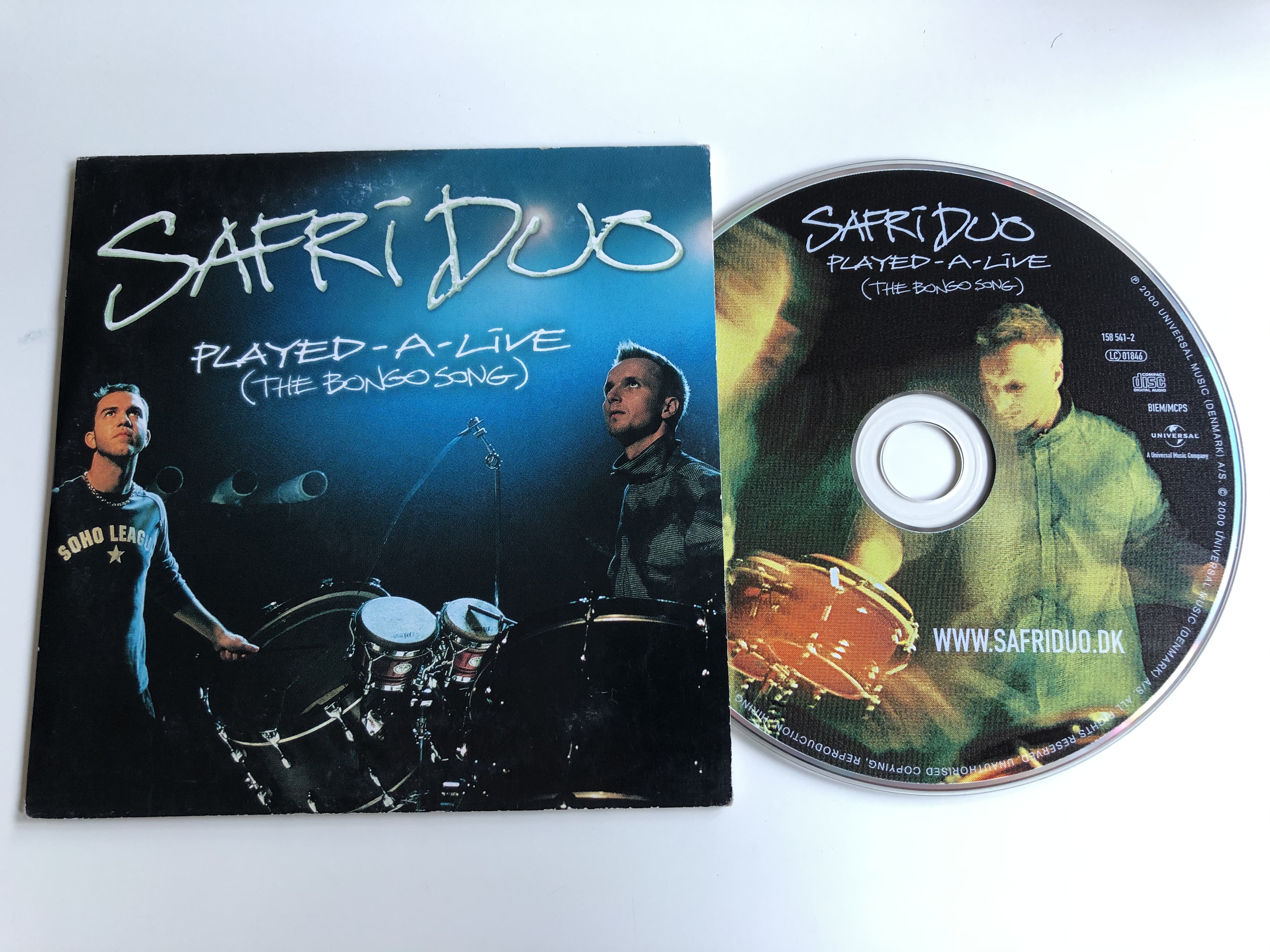 safri-duo-played-a-live-the-bongo-song-universal-audio-cd-2000-158-541-2-2-.jpg