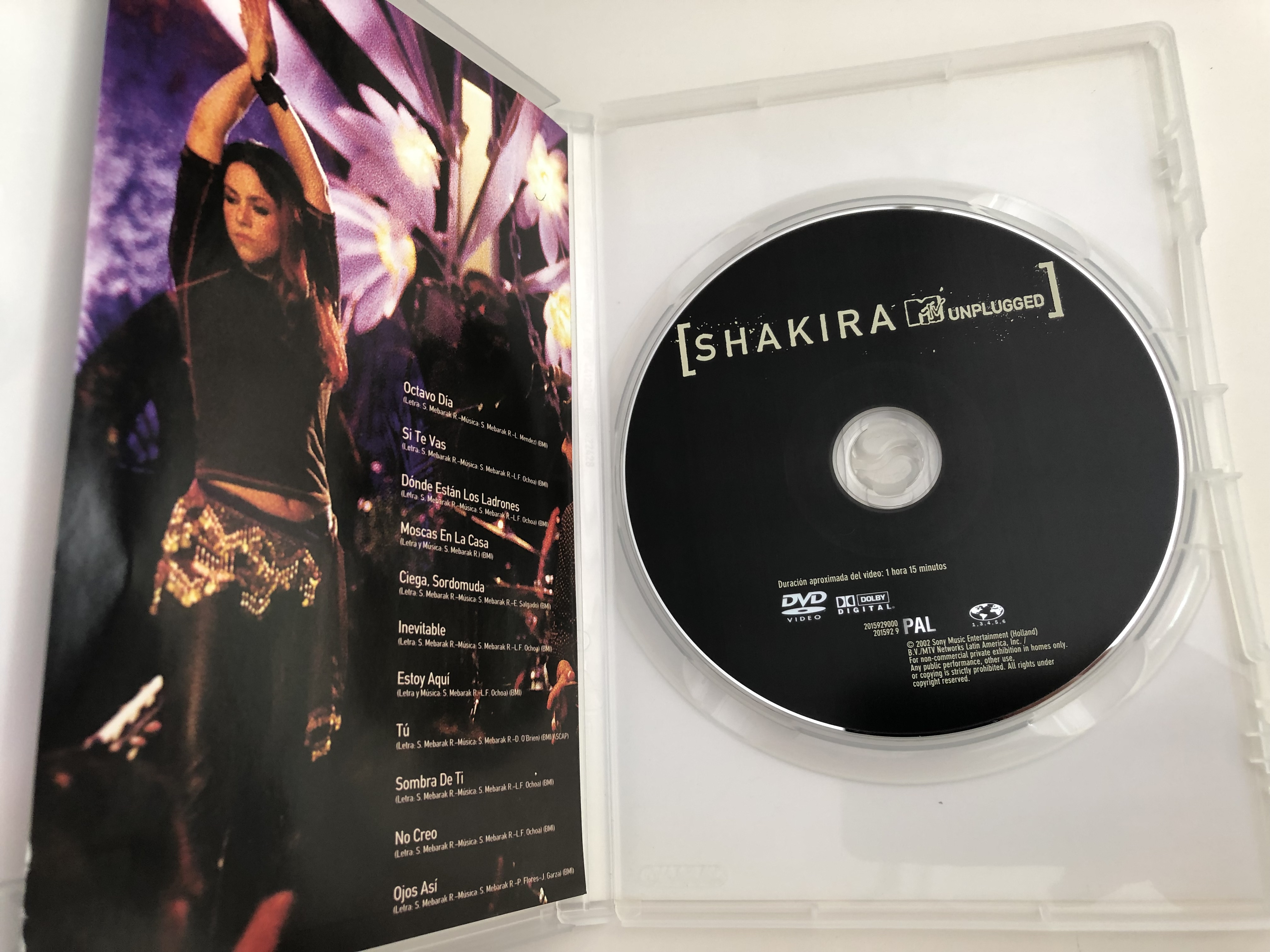 shakira-mtv-unplugged-dvd-2002-octavo-dia-si-te-vas-done-estan-los-ladrones-2-.jpg