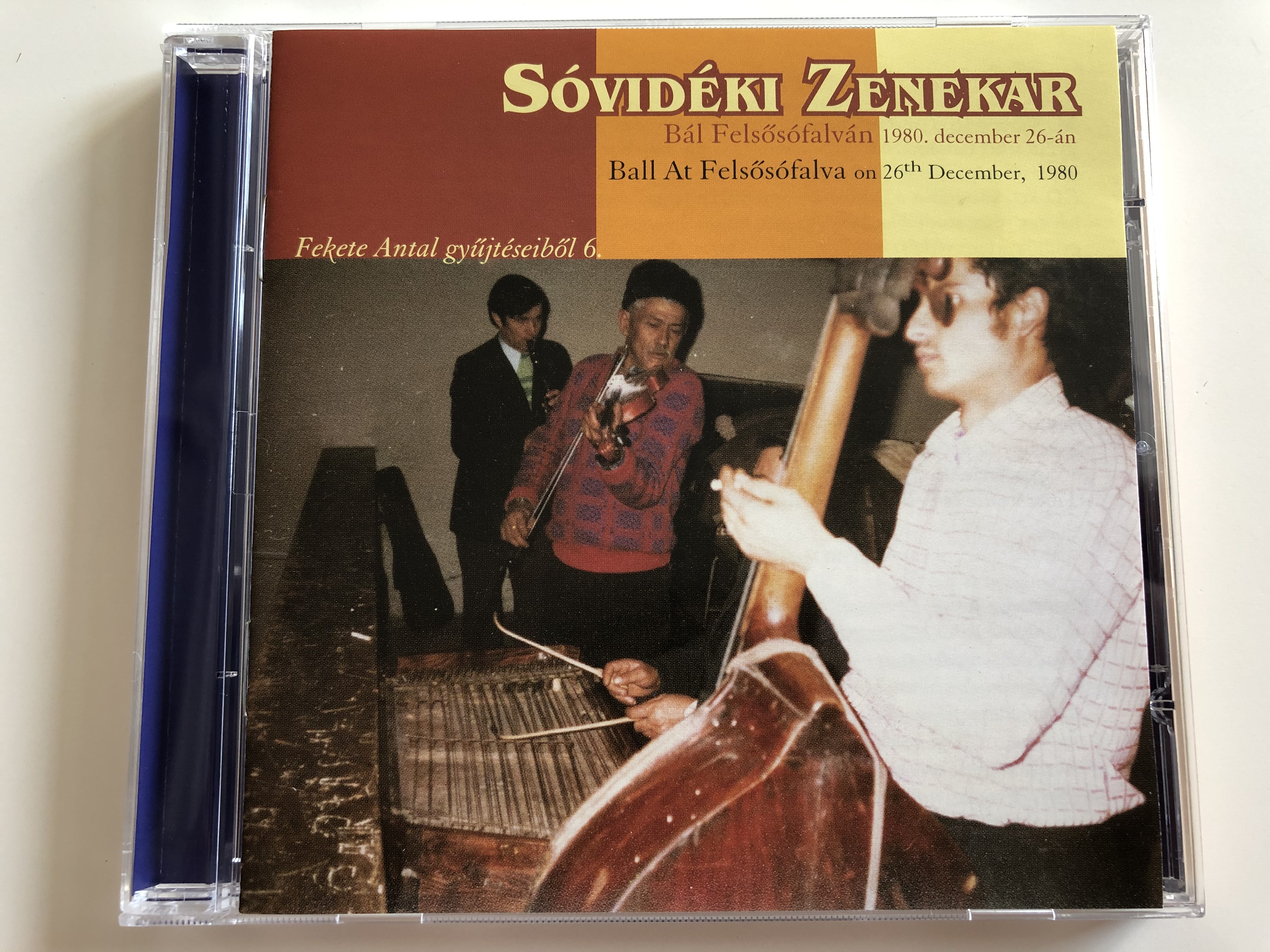 sovideki-zenekar-bal-felsofalvan-1980-december-26-an-ball-at-felsofalva-on-26th-decembar-1980-fekete-antal-gyujteseibol-6.-folk-europa-2007-fecd-031-1-.jpg