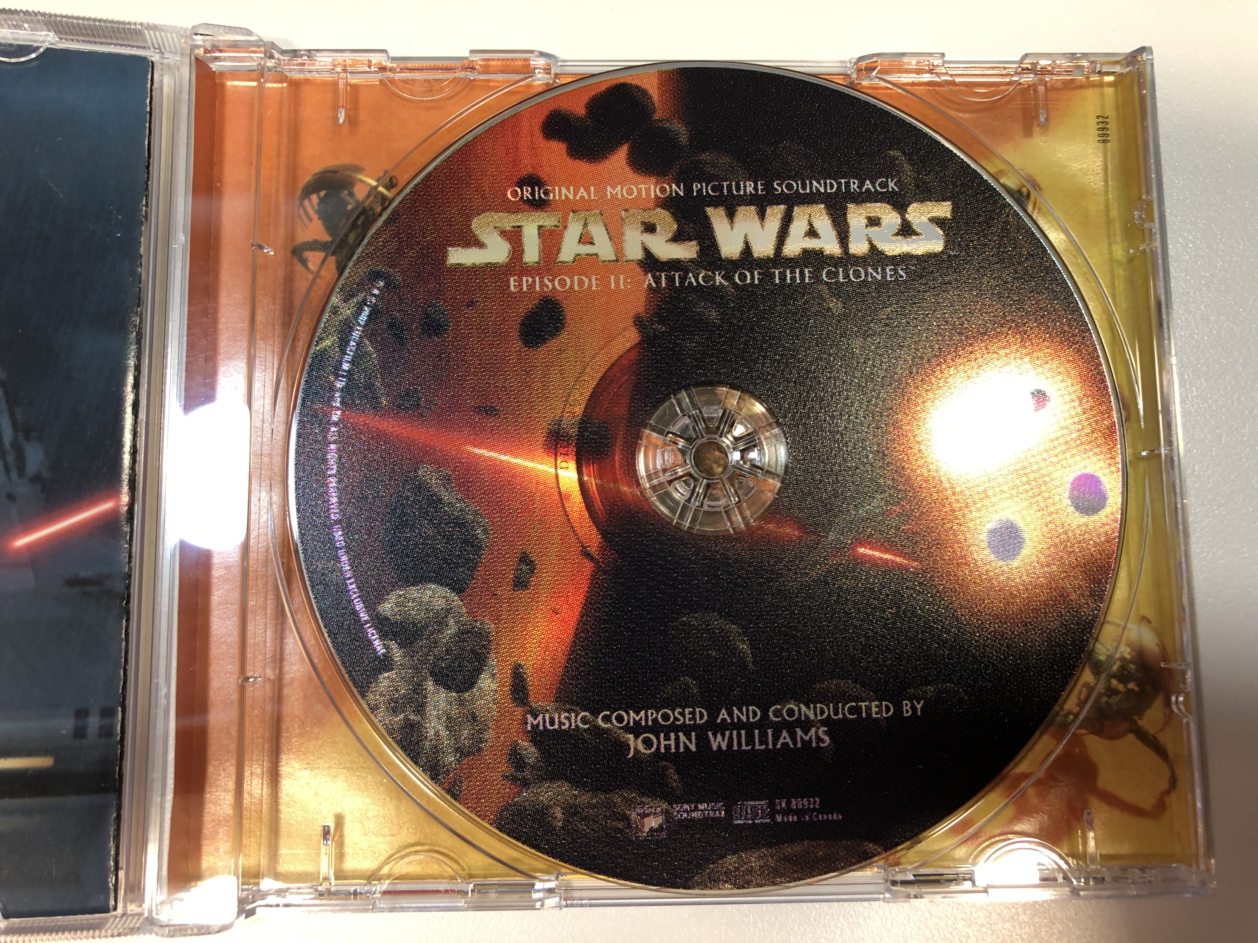 star-wars-episode-ii-attack-of-the-clones-original-motion-picture-soundtrack-music-composed-and-conducted-by-john-williams-sony-classical-audio-cd-2002-sk-89932-3-.jpg