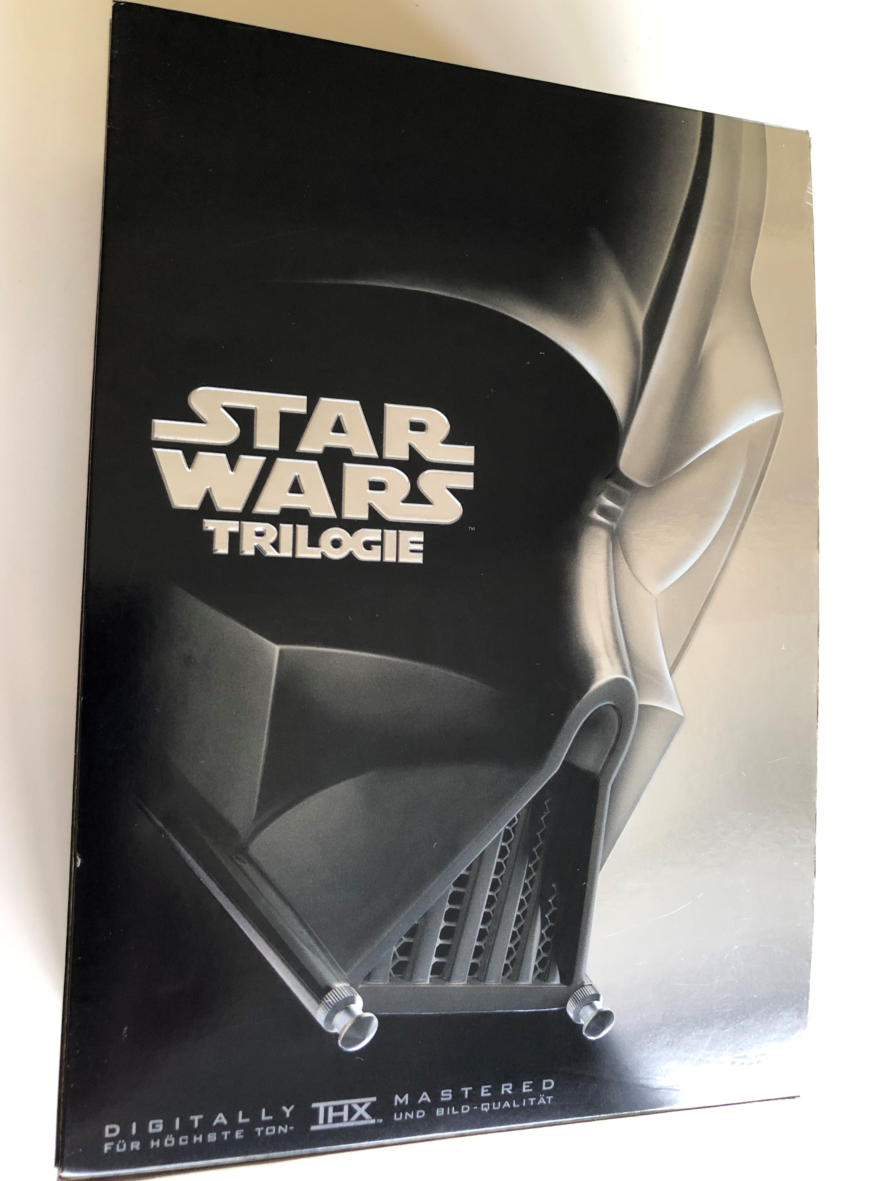 star-wars-trilogie-dvd-set-2004-german-episode-iv-a-new-hope-v.-the-empire-strikes-back-vi.-return-of-the-jedi-eine-neue-hoffnung-das-imperium-schl-gt-zur-ck-die-r-ckkehr-der-jedi-ritter-4-dvd-pack-with-extras-disc-1-.jpg