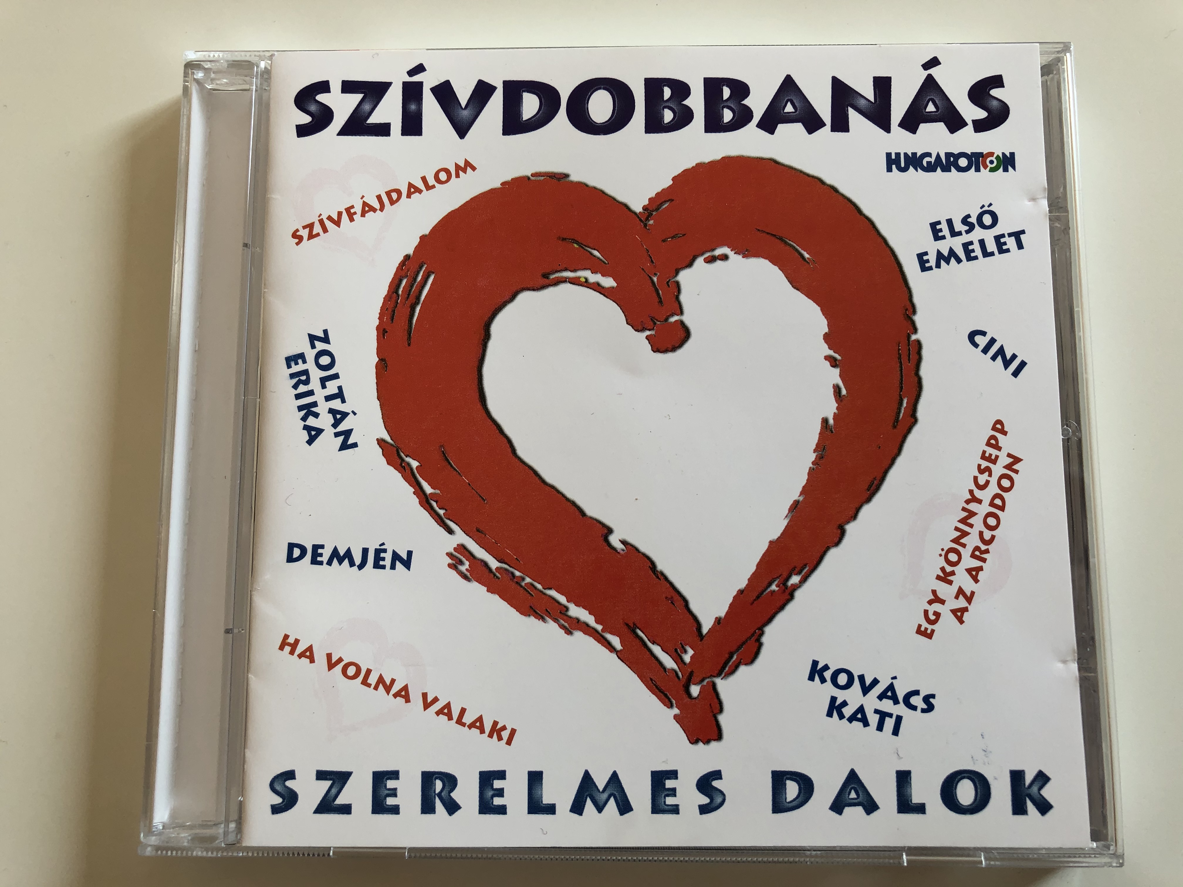 sz-vdobban-s-szerelmes-dalok-sz-vf-jdalom-zolt-n-erika-els-emelet-cini-demjen-egy-k-nnycsepp-az-arcodon-ha-volna-valaki-kovacs-kati-gong-audio-cd-1998-hcd-37053-1-.jpg