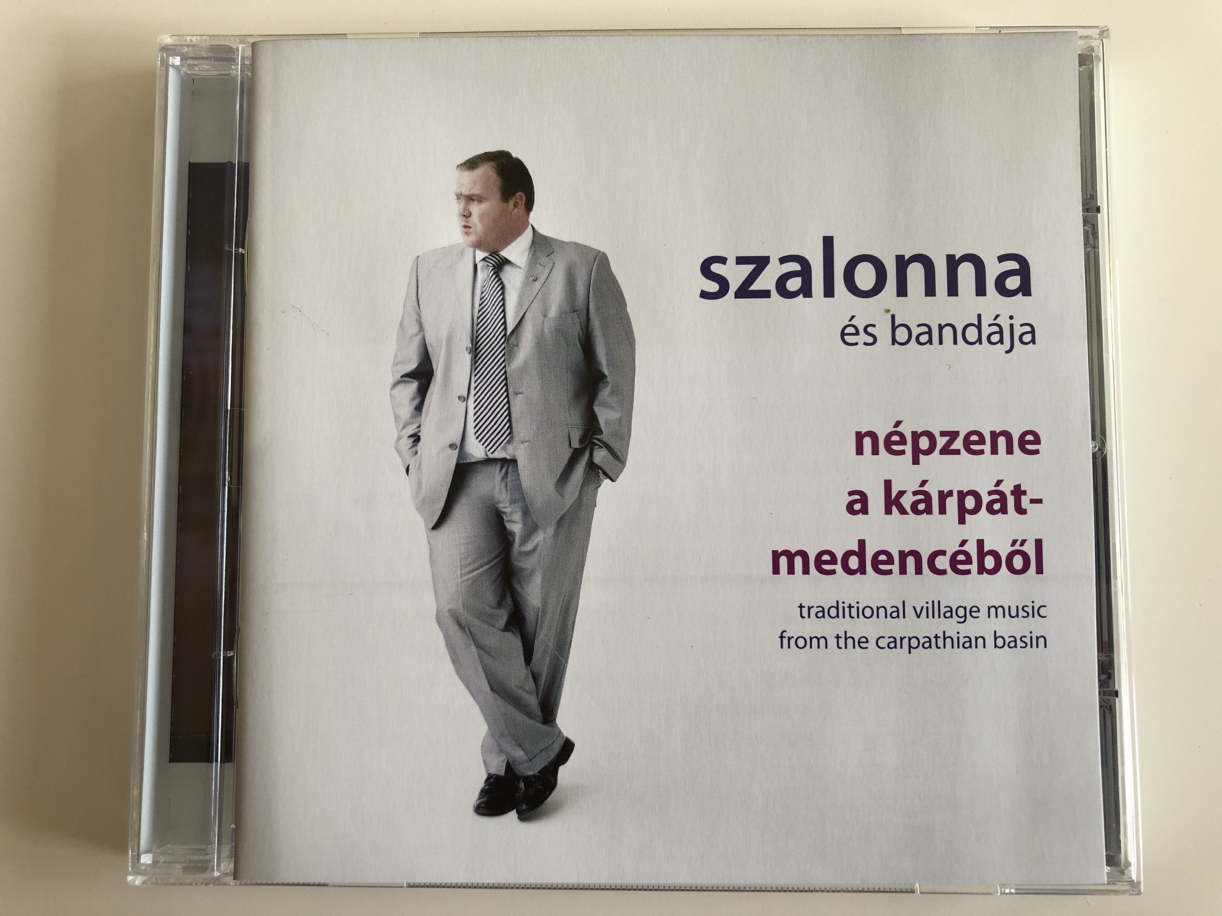 szalonna-s-band-ja-n-pzene-a-k-rp-t-medenc-b-l-traditional-village-music-from-the-carpathian-basin-folk-eur-pa-audio-cd-2010-fecd-051-1-.jpg