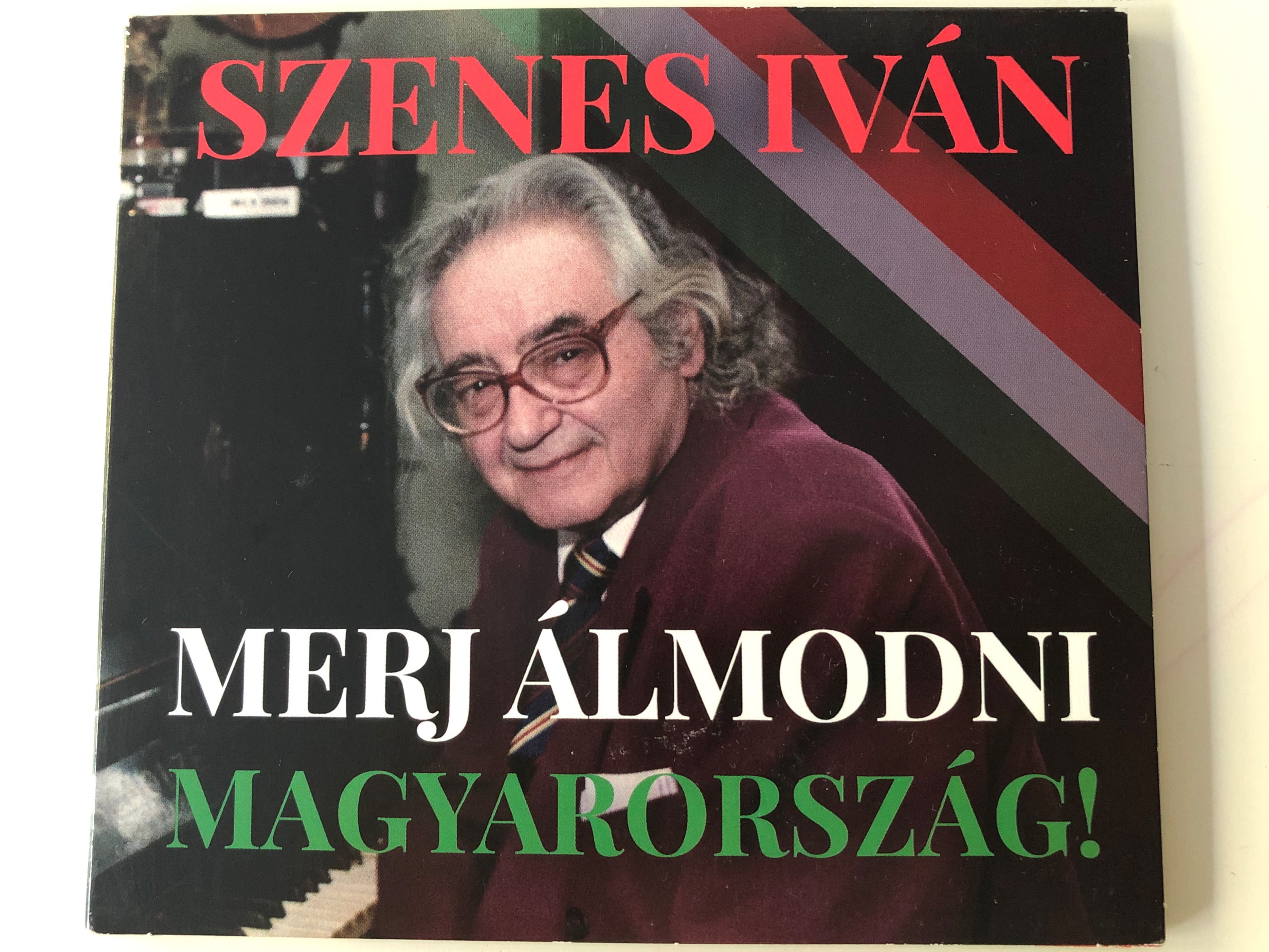 szenes-iv-n-merj-almodni-magyarorszag-szenes-kft.-audio-cd-2016-sza027-1-.jpg