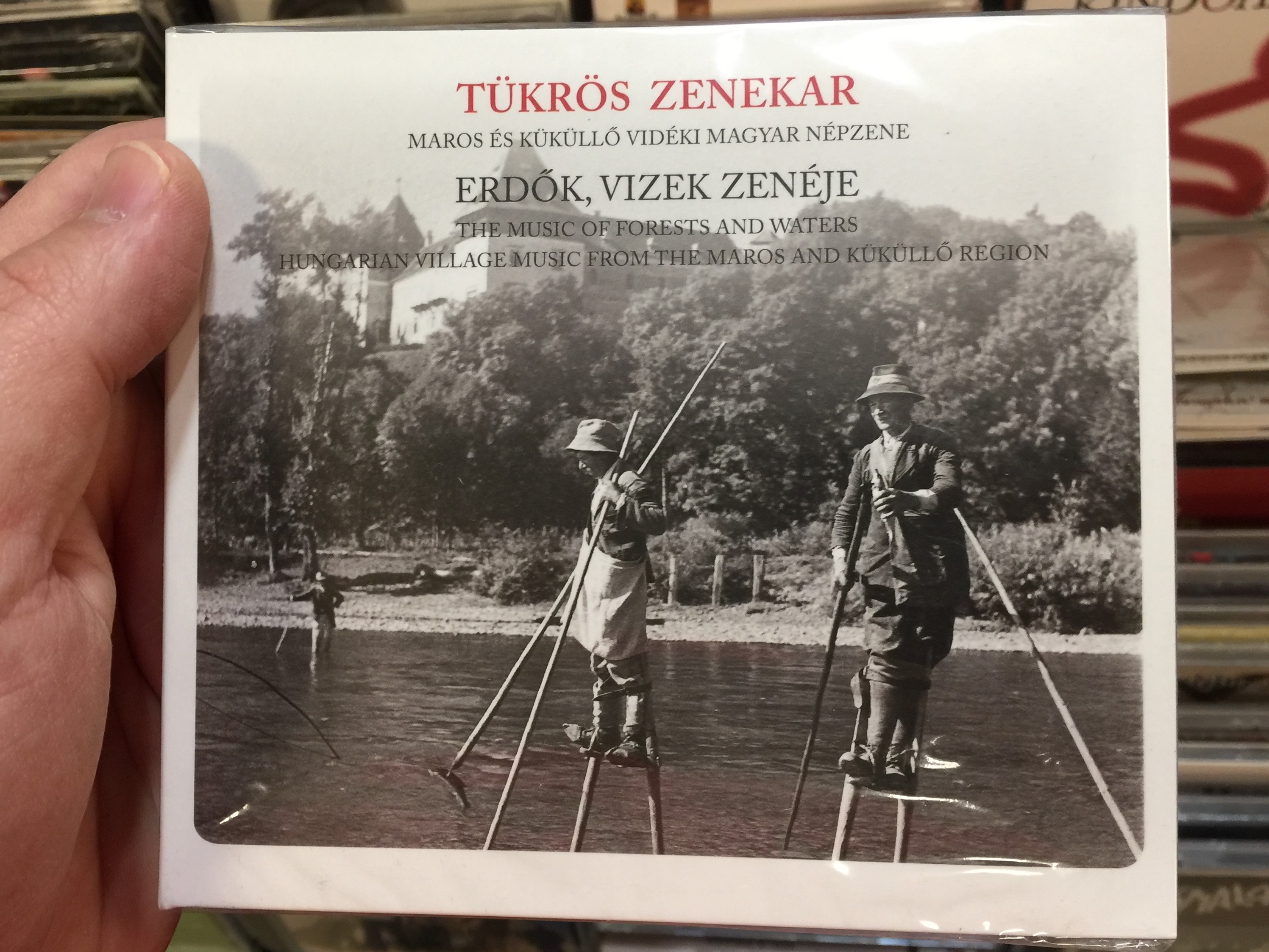 t-kr-s-zenekar-erd-k-vizek-zen-je-maros-es-kukullo-videki-magyar-nepzene-the-music-of-forests-and-waters-hungarian-village-music-from-the-maros-and-kukullo-region-folk-eur-pa-audio-cd-201-1-.jpg