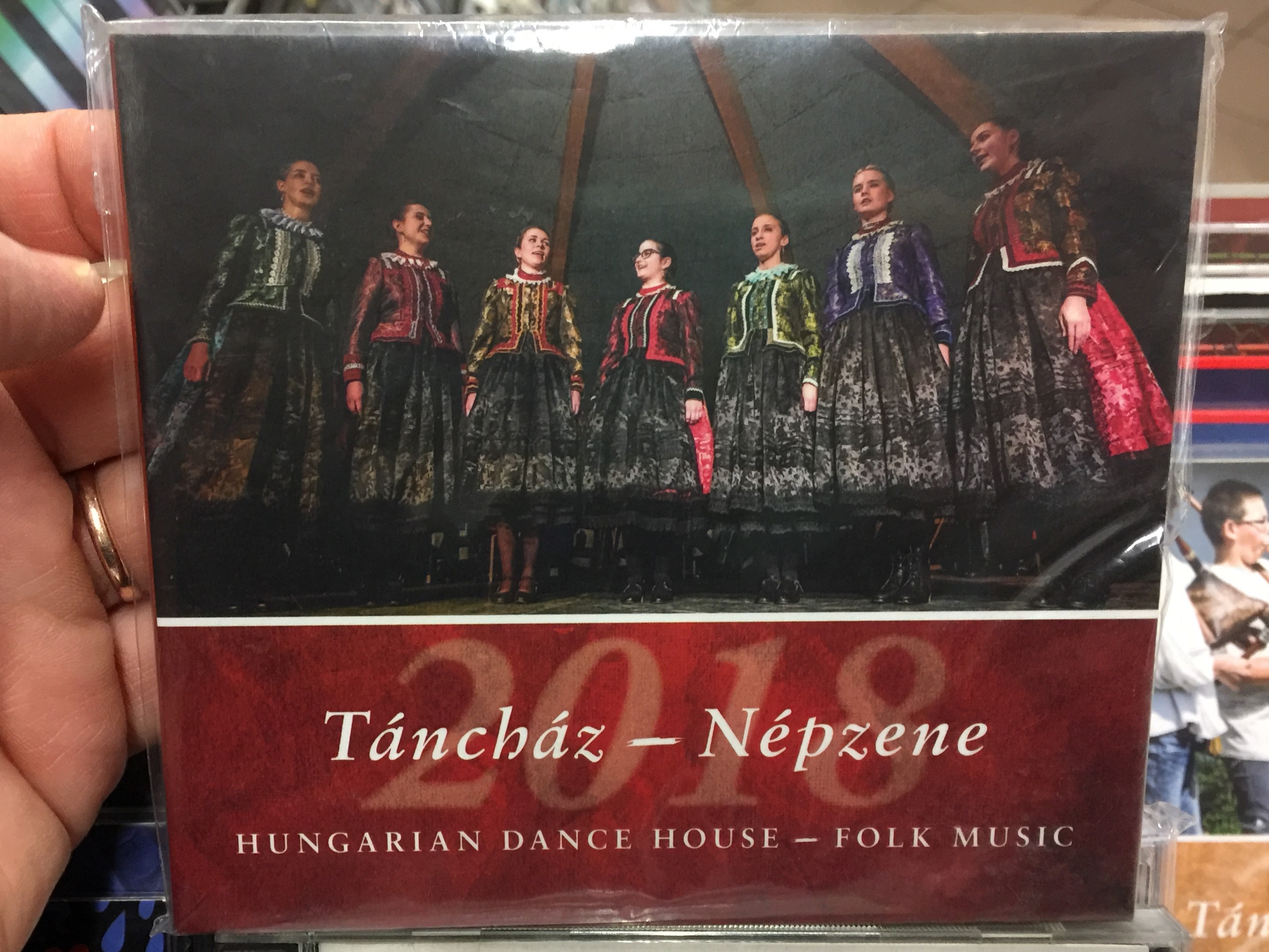 t-nch-z-n-pzene-2018-hungarian-dance-house-folk-music-hagyom-nyok-h-za-audio-cd-2018-hhcd-0117-1-.jpg