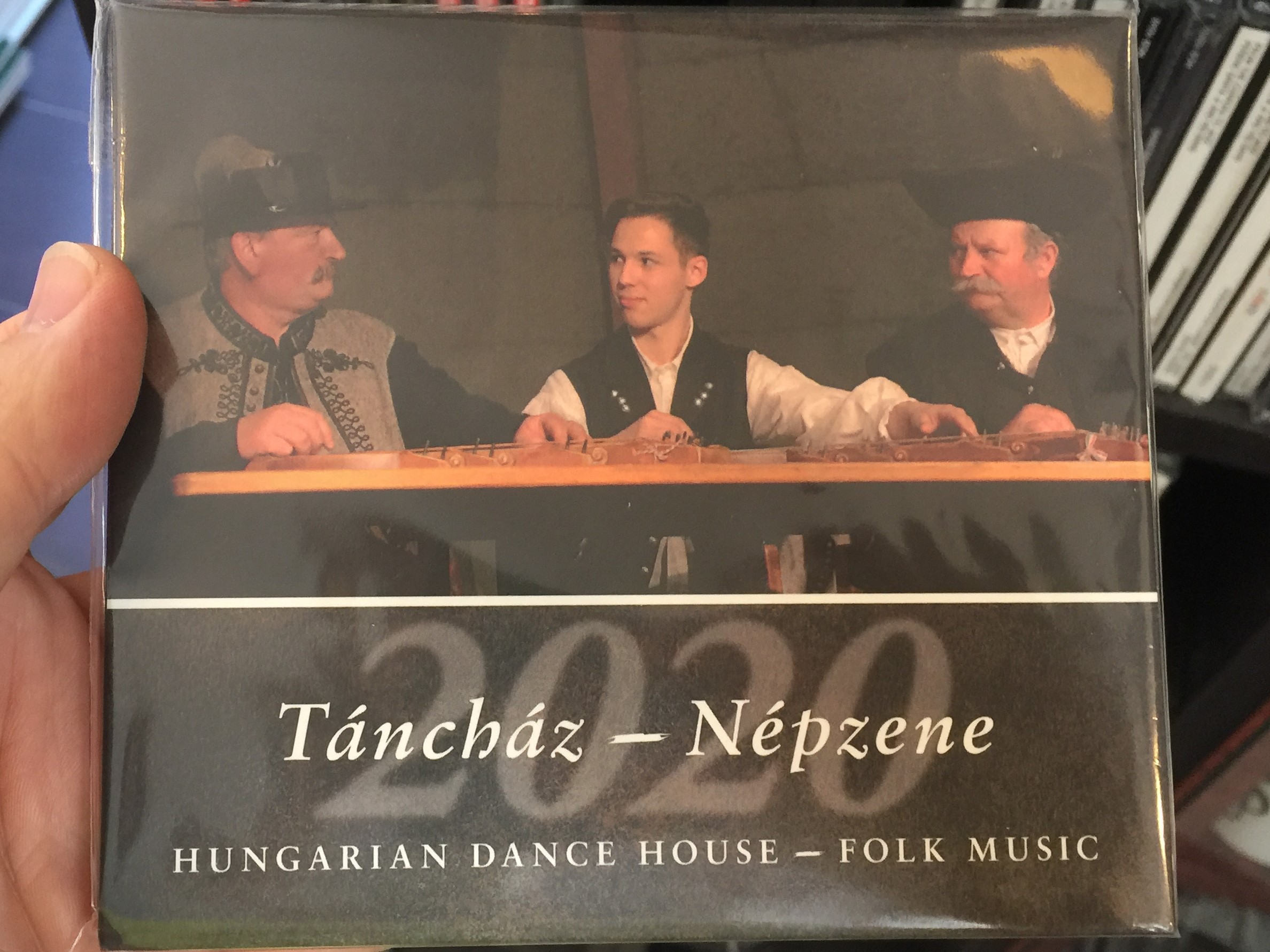 t-nch-z-n-pzene-2020-hungarian-dance-house-folk-music-hagyom-nyok-h-za-audio-cd-2020-5999882041674-1-.jpg