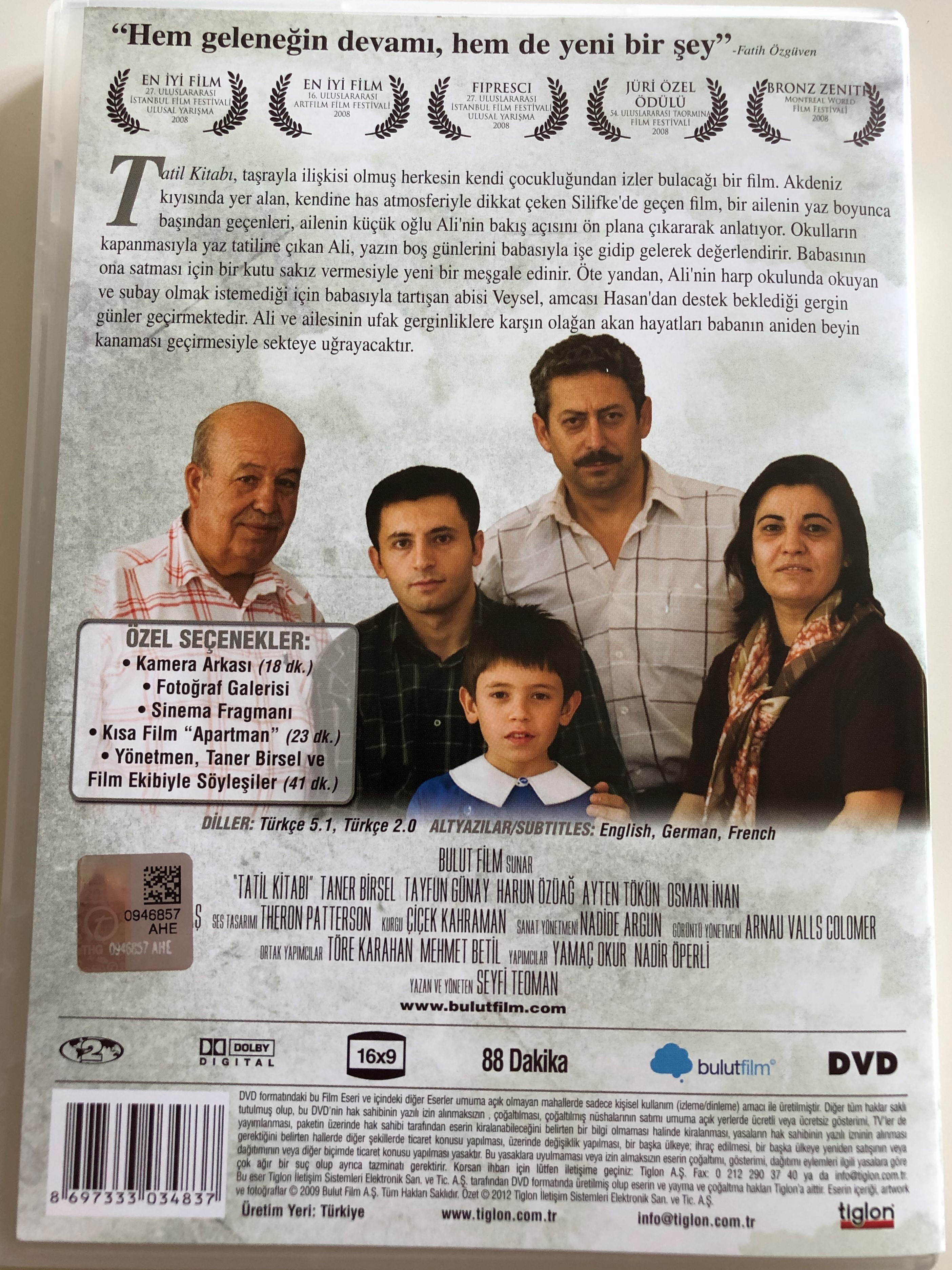 tatil-kitabi-dvd-2008-holiday-album-directed-by-seyfi-teoman-starring-taner-birsel-tayfun-gunay-harun-ozuag-ayten-tokun-osman-inan-turkish-film-2-.jpg