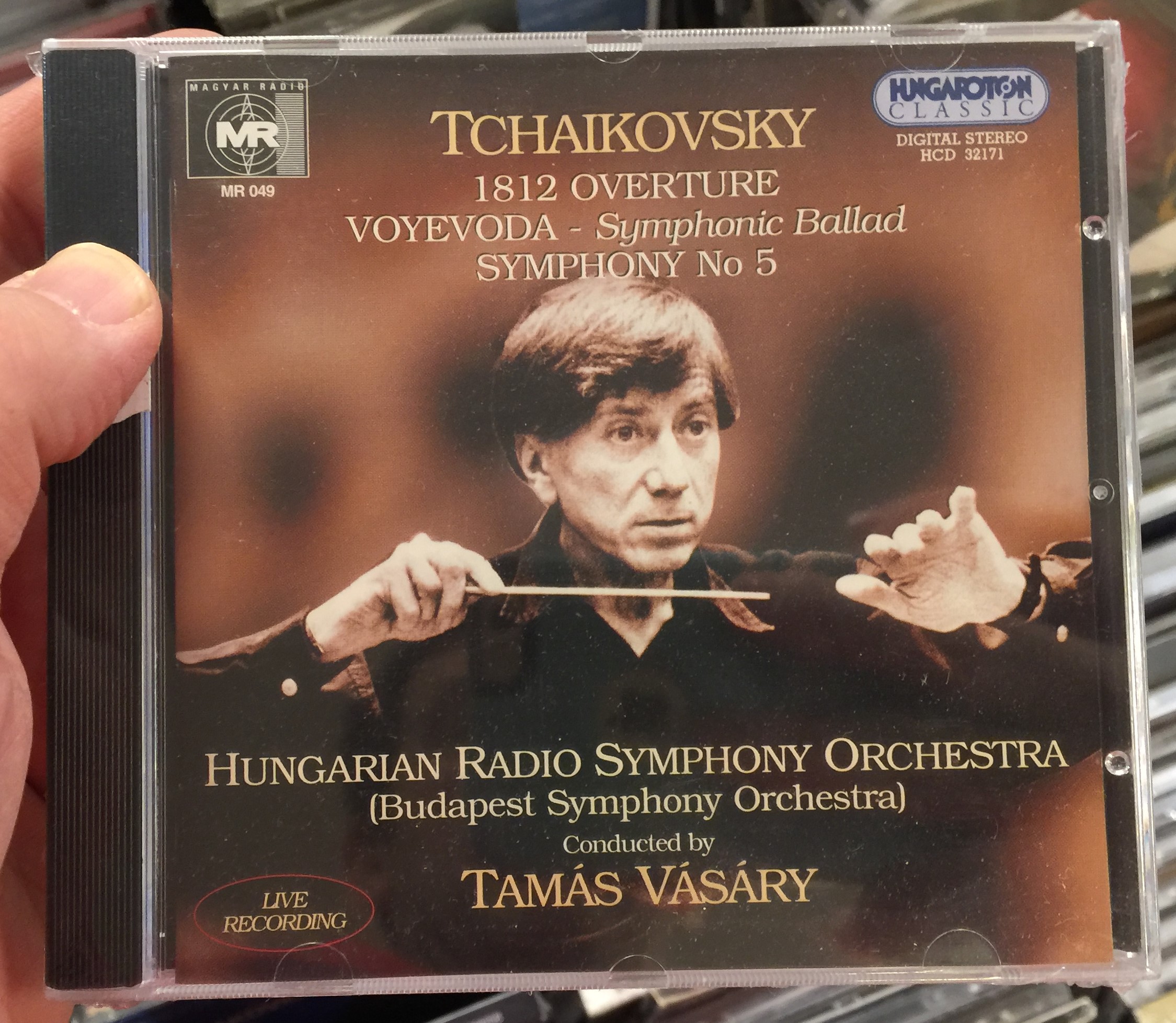 tchaikovsky-1812-ouverture-voyevoda-symphonic-ballad-symphony-no.-5-hungarian-radio-symphony-orchestra-budapest-symphony-orchestra-conducted-by-tamas-vasary-hungaroton-classic-audio-c-1-.jpg