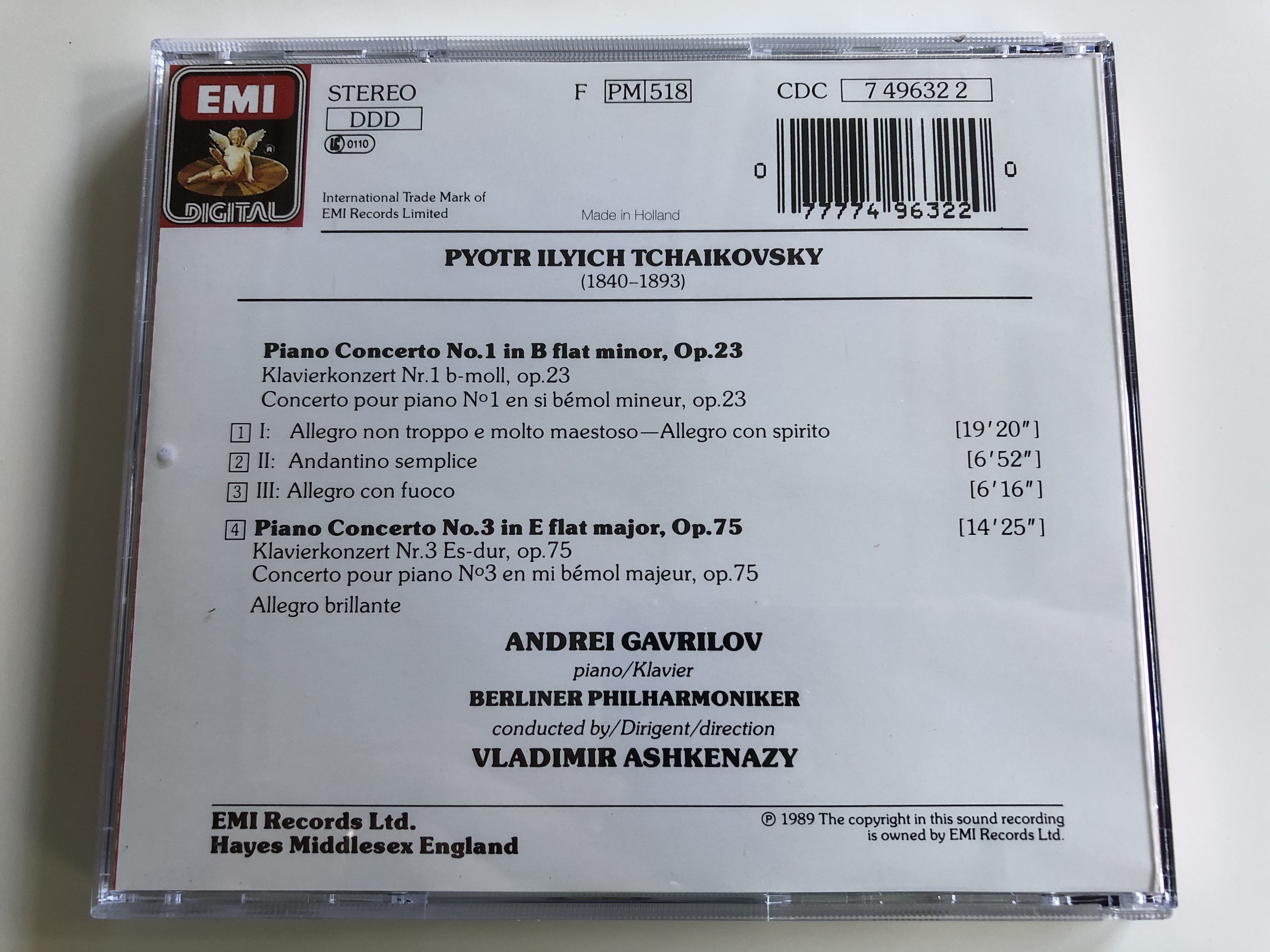 tchaikovsky-piano-concertos-klavierkonzerte-concertos-pour-piano-1-3-andrei-gavrilov-berliner-philharmoniker-vladimir-ashkenazy-emi-audio-cd-1989-stereo-cdc-7-49632-2-5-.jpg