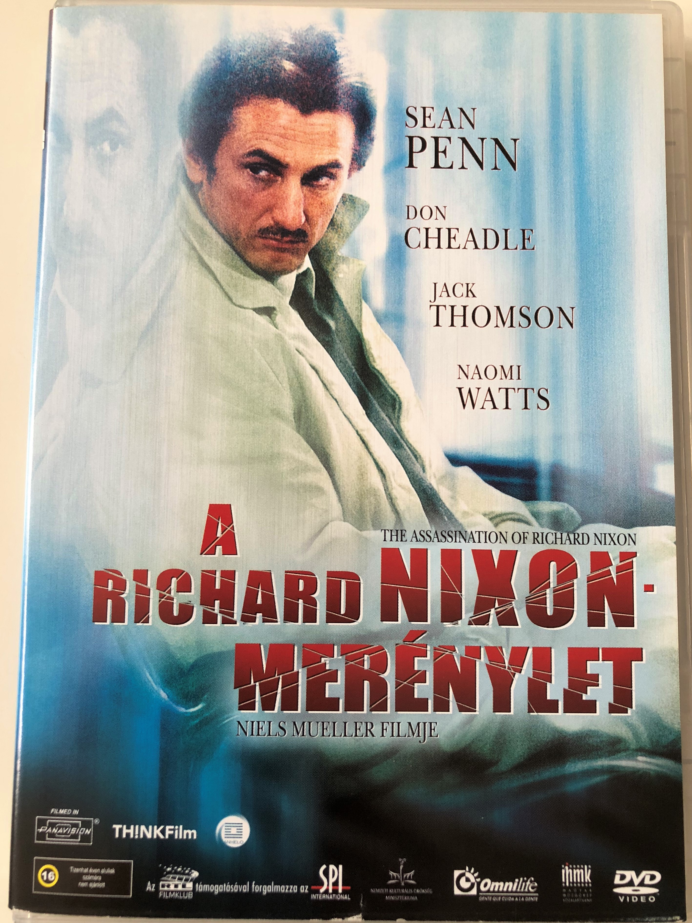 The Assassination of Richard Nixon DVD 2004 A Richard Nixon-Merénylet /  Directed by Niels Mueller / Starring: Sean Penn, Don Cheadle, Jack  Thompson, Naomi Watts, Brad William Henke, Michael Wincott, Mykelti  Williamson - bibleinmylanguage