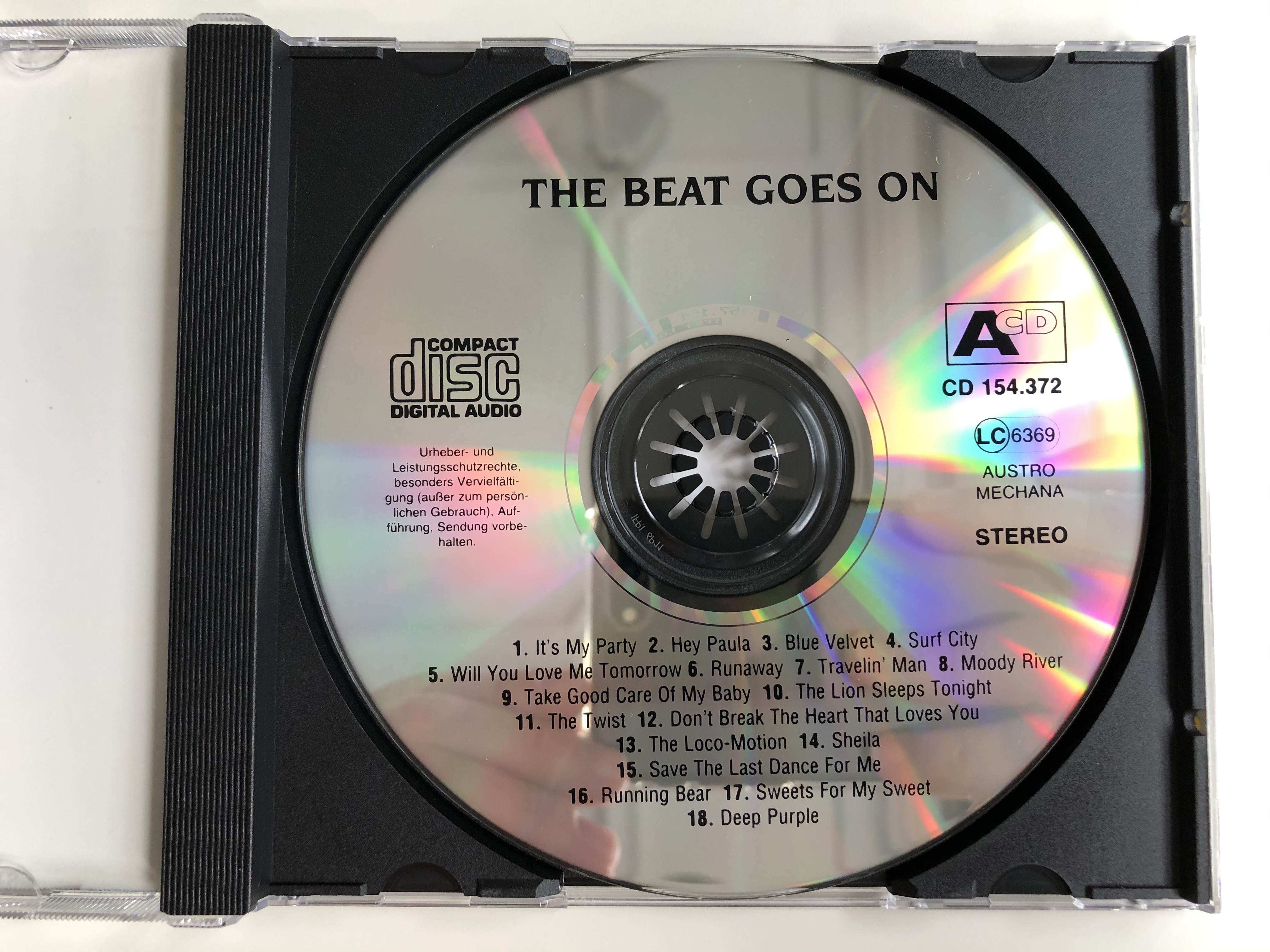 the-beat-goes-on-die-hits-der-60er-vol.-1-it-s-my-party-leslie-gore-blue-velvet-bobby-vinton-the-lion-sleeps-tonight-the-tokens-the-twist-chubby-checker-the-loco-motion-li-4-.jpg