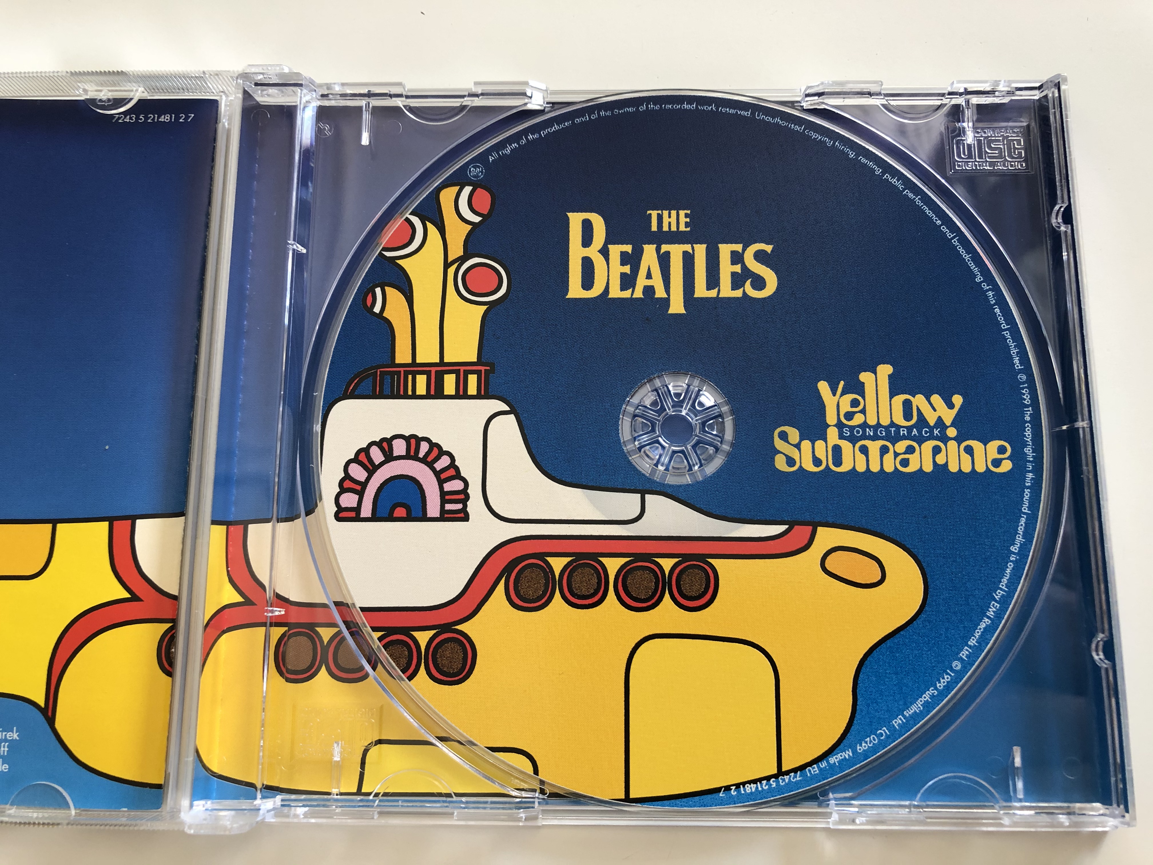 the-beatles-yellow-submarine-songtrack-apple-records-audio-cd-1999-724352148127-8-.jpg