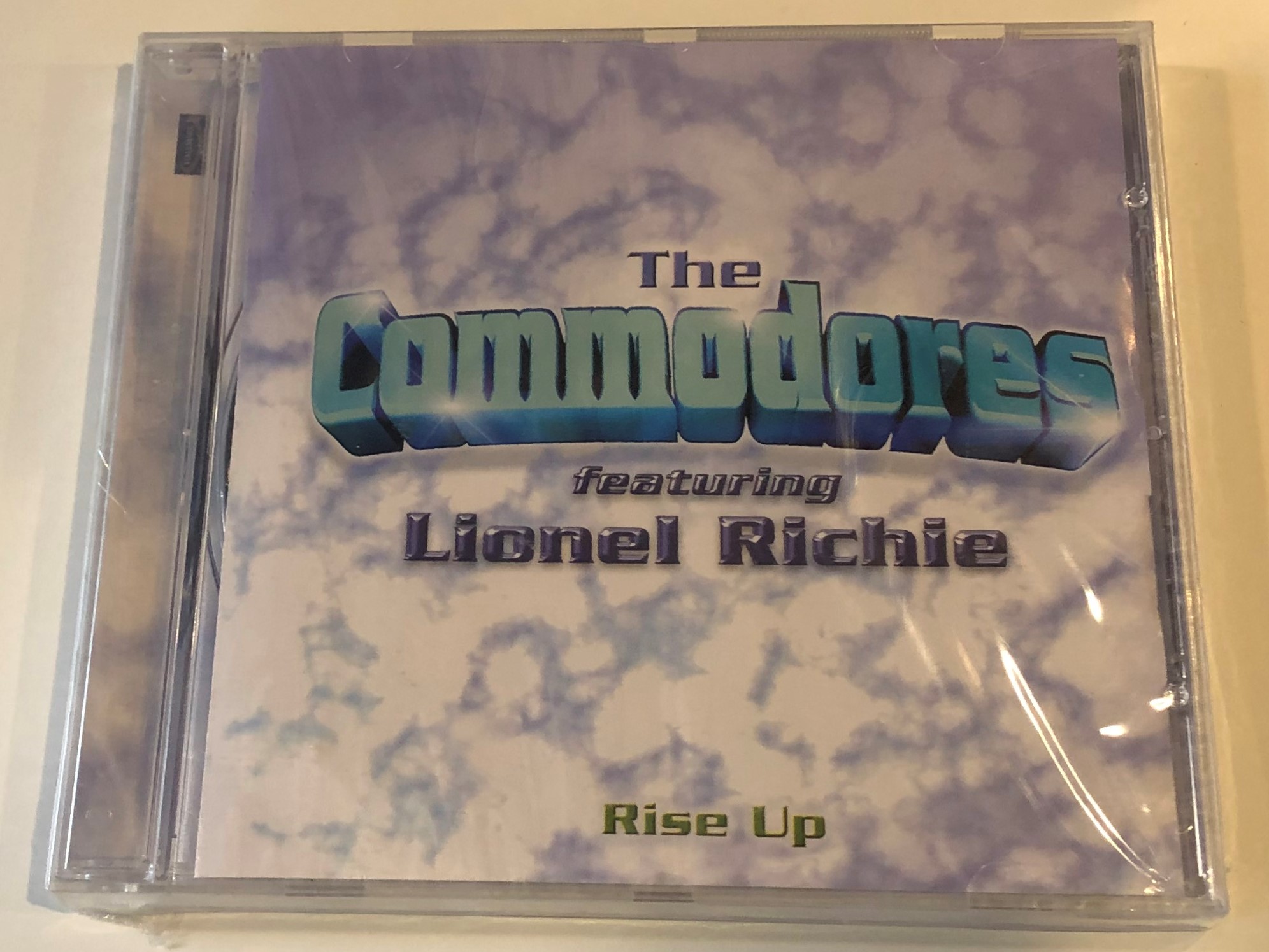 the-commodores-featuring-lionel-richie-rise-up-hallmark-music-entertainment-audio-cd-2002-701702-1-.jpg