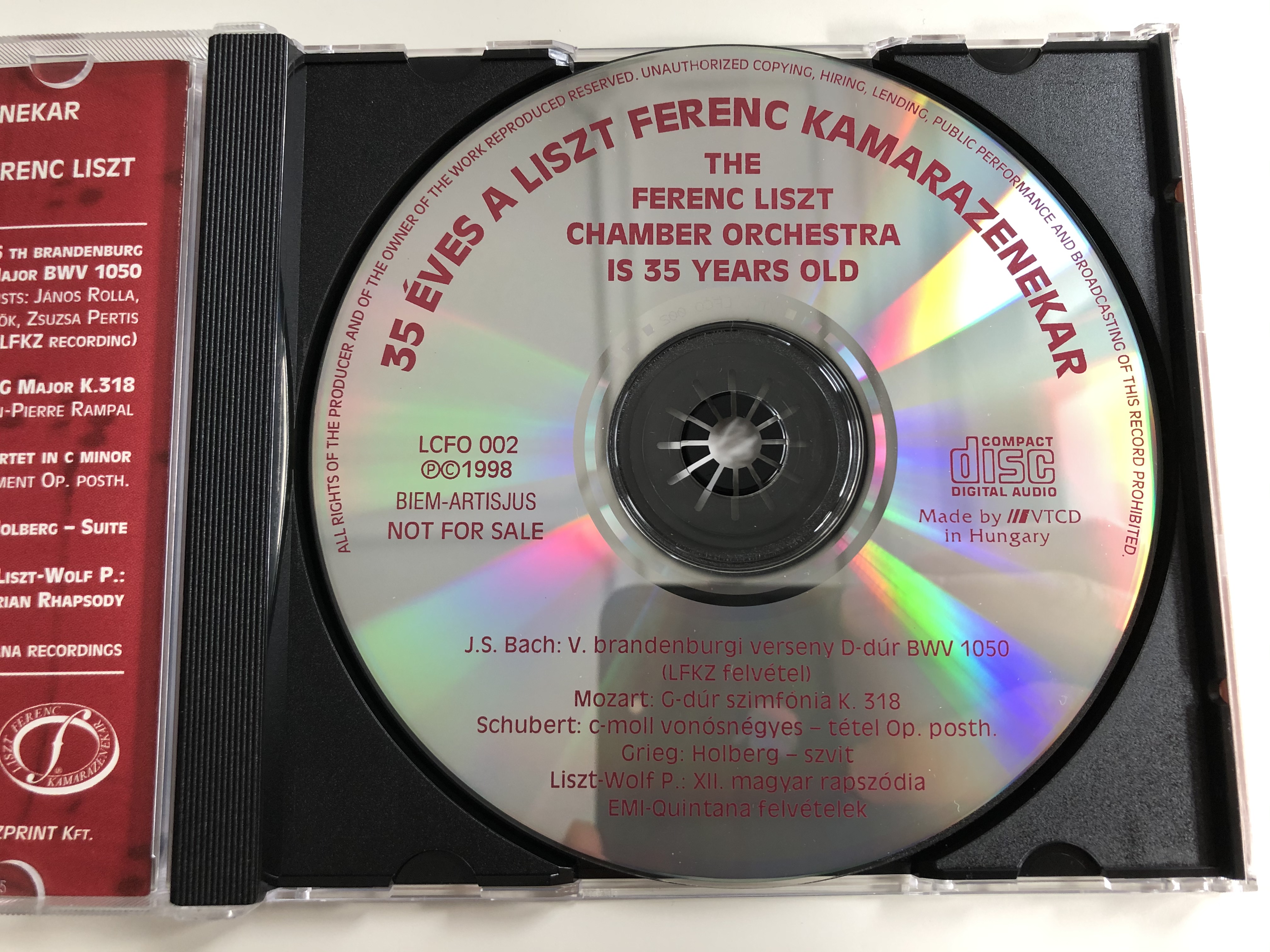 the-ferenc-liszt-chamber-orchestra-is-35-years-old-with-compliments-danubia-patent-and-trademark-attorneys-danubia-audio-cd-1998-lcfo-002-7-.jpg