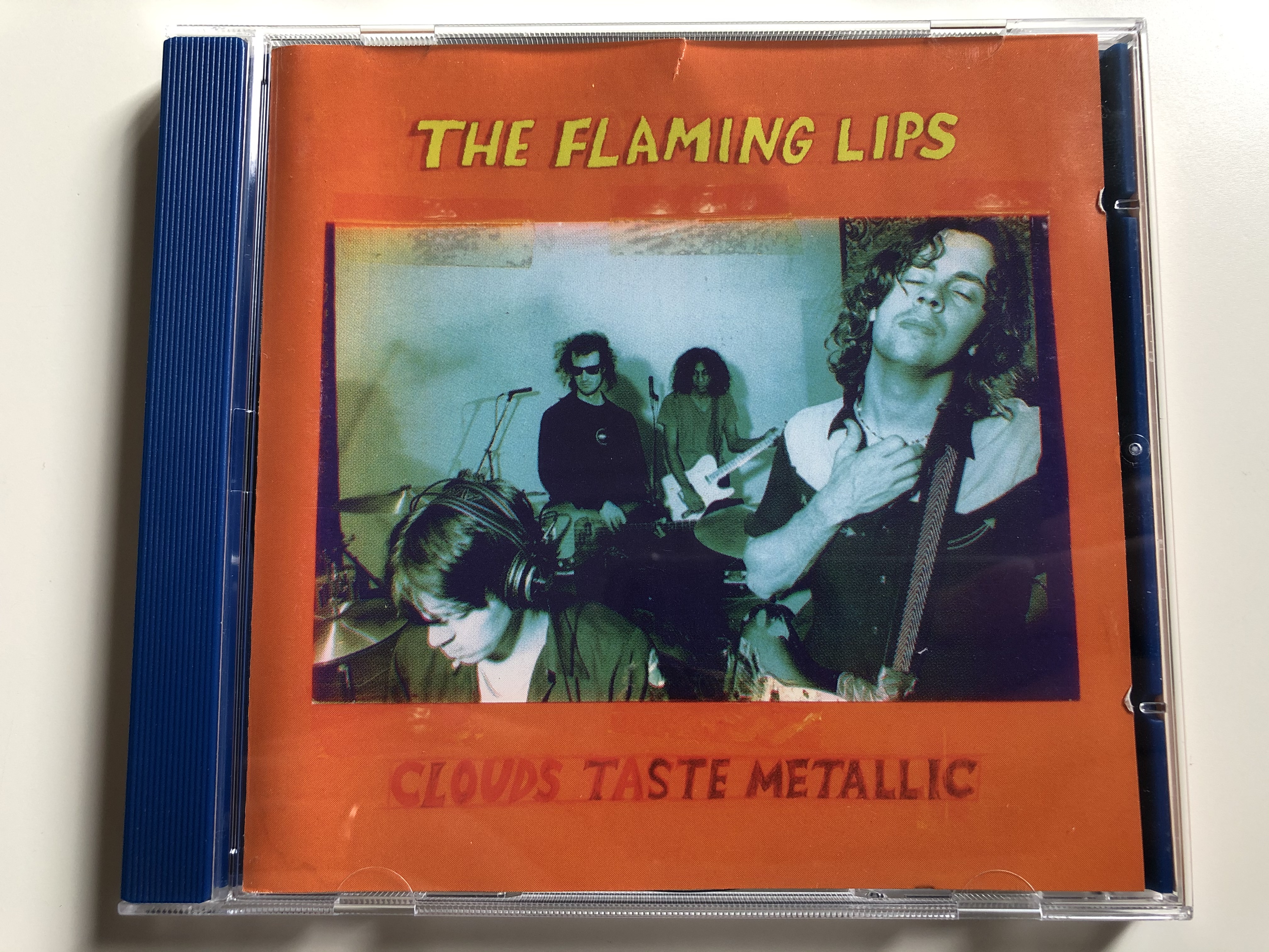 the-flaming-lips-clouds-taste-metallic-warner-bros.-records-audio-cd-1995-9362-45911-2-1-.jpg