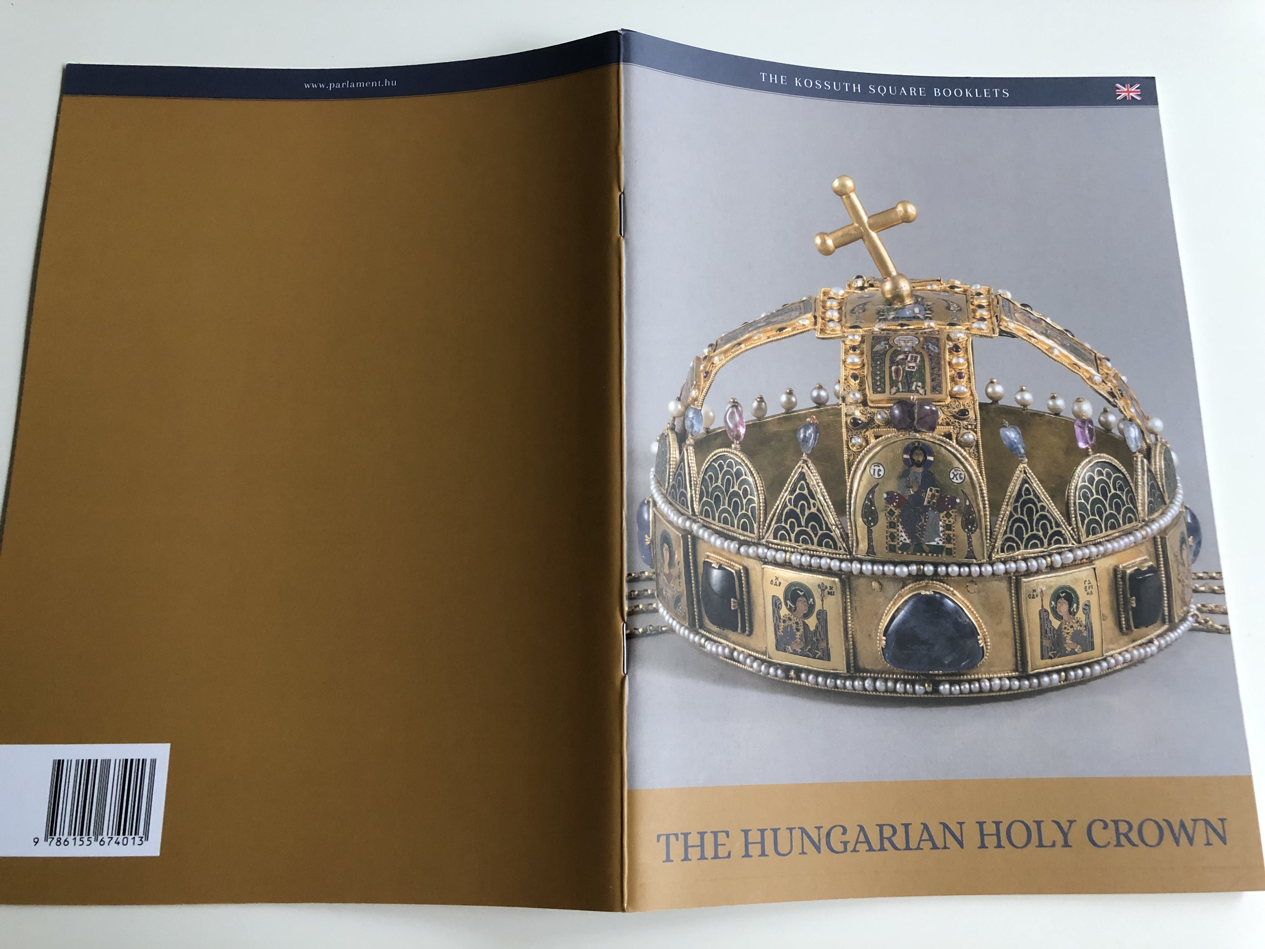 the-hungarian-holy-crown-by-orsolya-moravetz-the-kossuth-square-booklets-the-office-of-the-hungarian-national-assembly-2018-18-.jpg