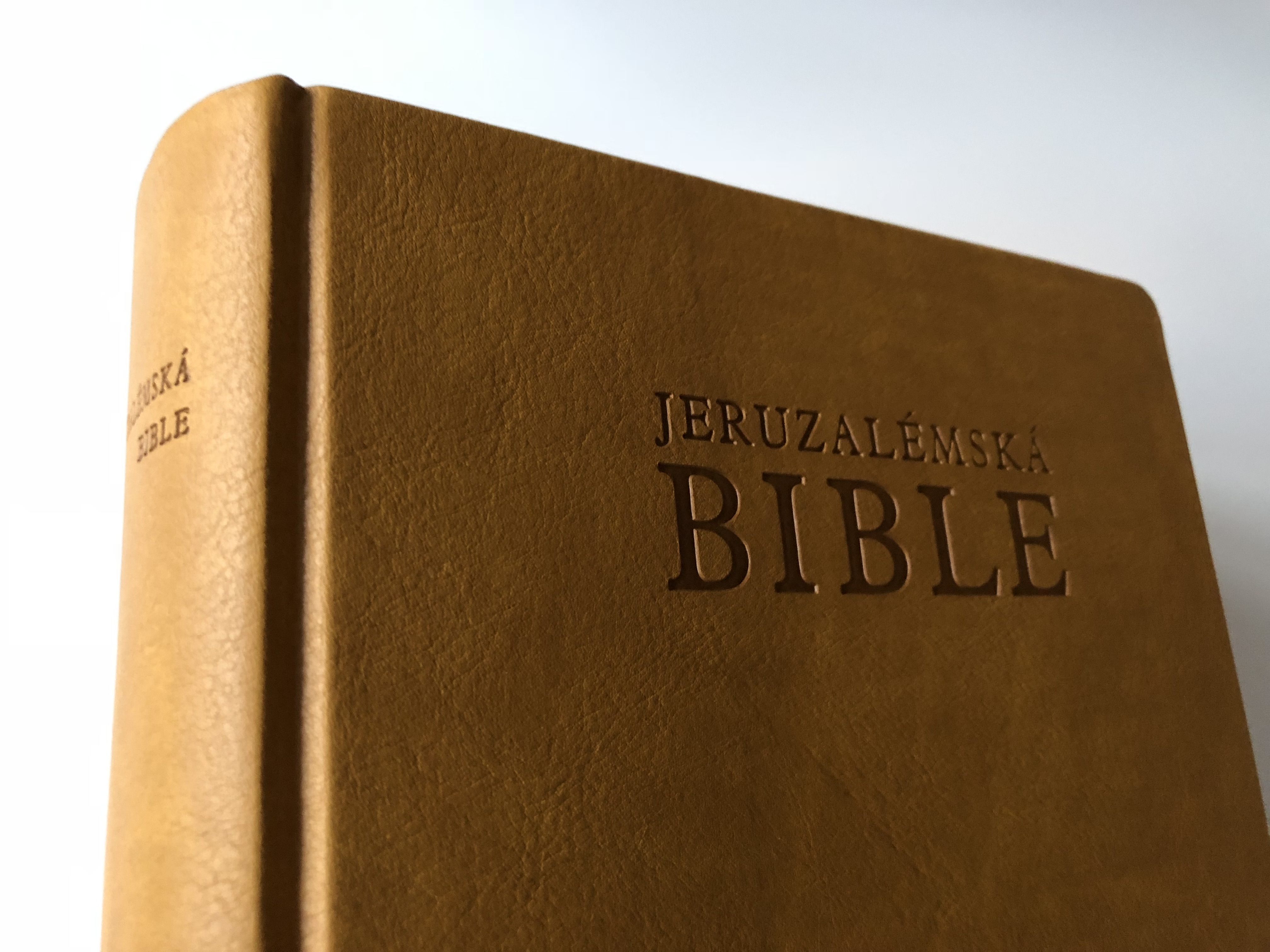 the-jerusalem-bible-in-czech-language-jeruzal-msk-bible-p-smo-svat-vydan-jeruzal-mskou-biblickou-kolou-leather-bound-with-golden-edges-thumb-index-contains-deuterocanonical-books-2-.jpg