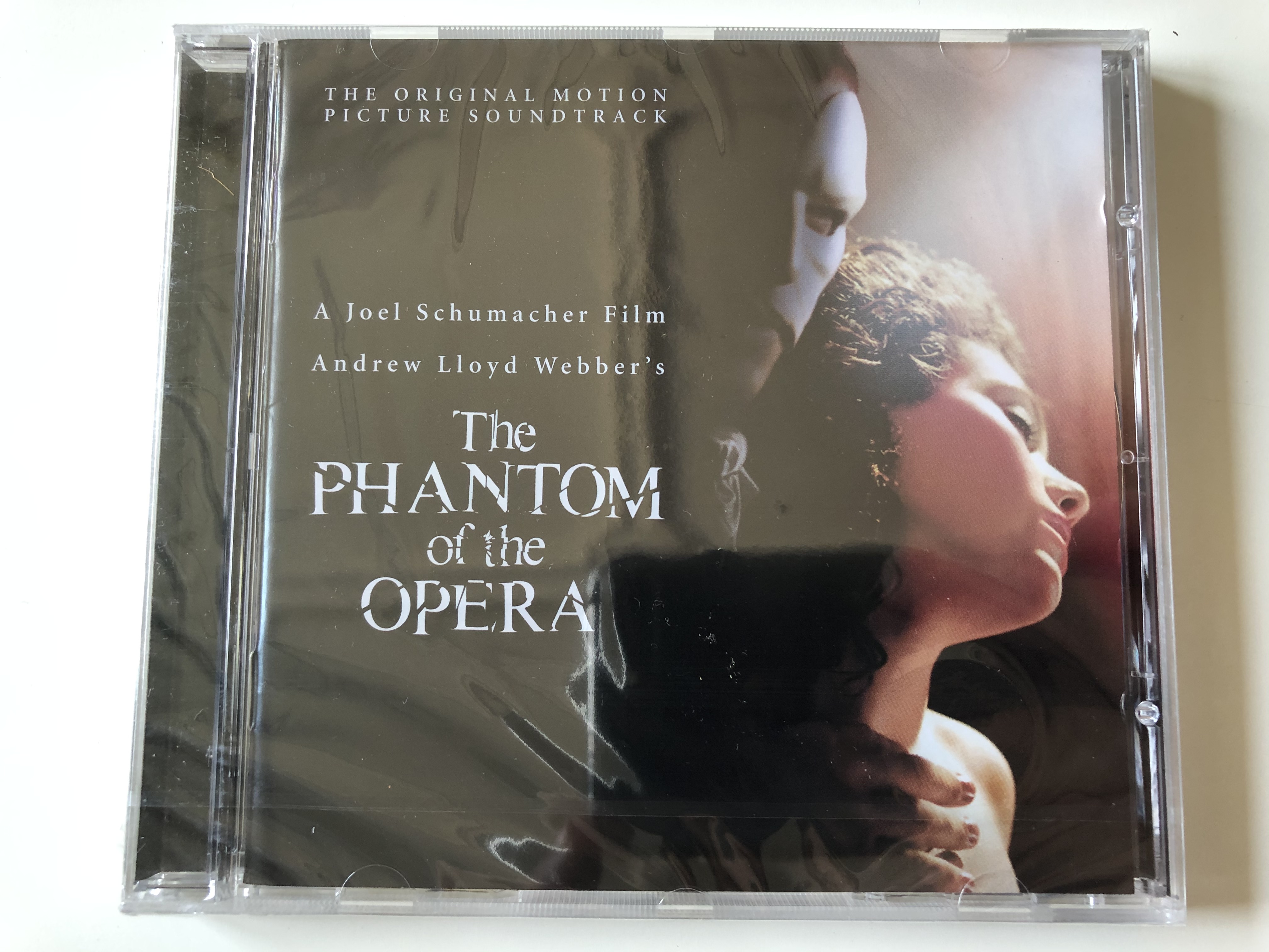 the-original-motion-picture-soundtrack-a-joel-schumacher-film-andrew-lloyd-webber-s-the-phantom-of-the-opera-sony-music-soundtrax-audio-cd-2004-sk-93521-1-.jpg