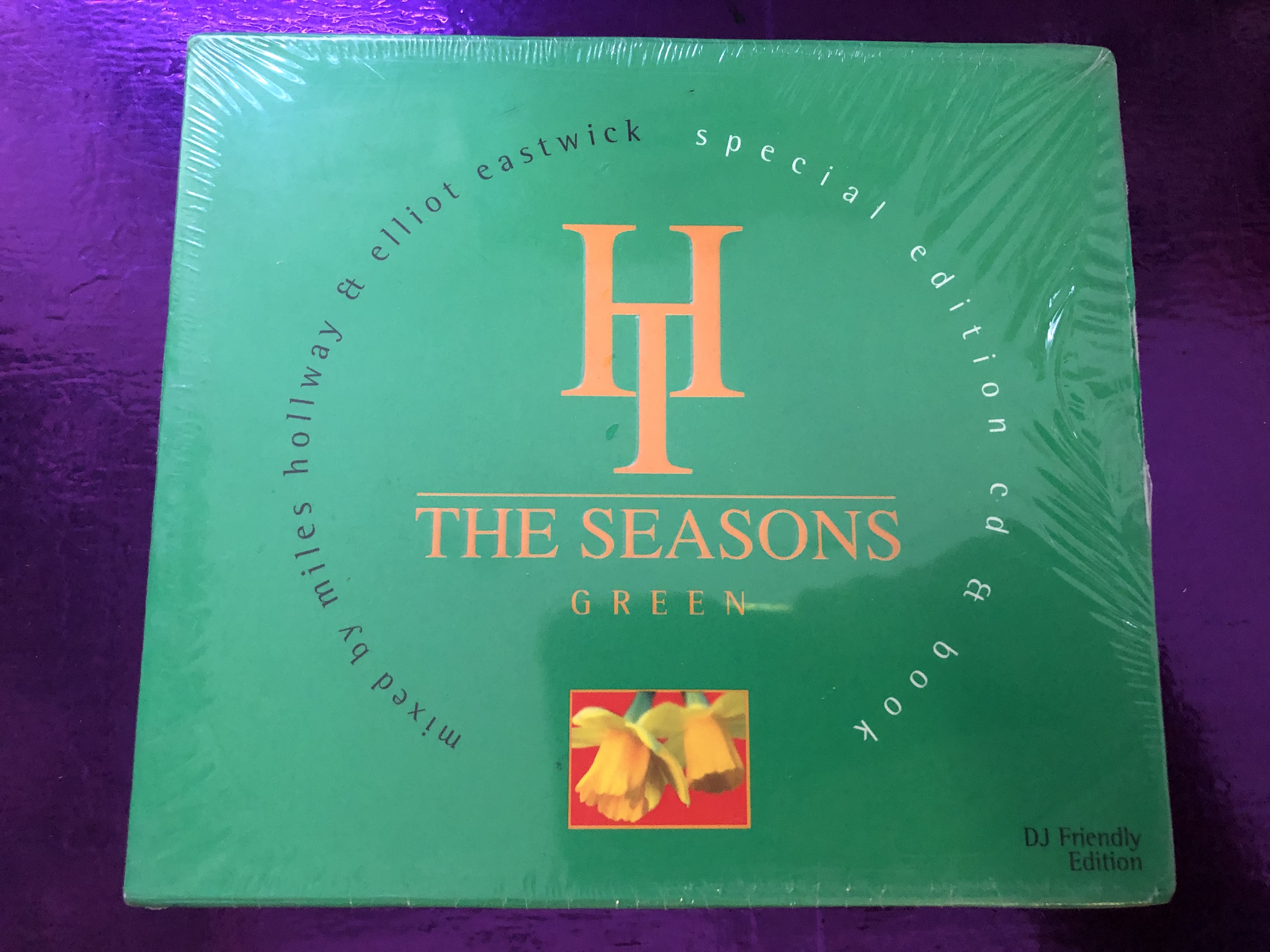 the-seasons-green-mixed-by-miles-hollway-elliot-eastwick-special-edition-cd-book-dj-friendly-edition-hard-times-the-label-2x-audio-cd-htv-96cd-001-1-.jpg