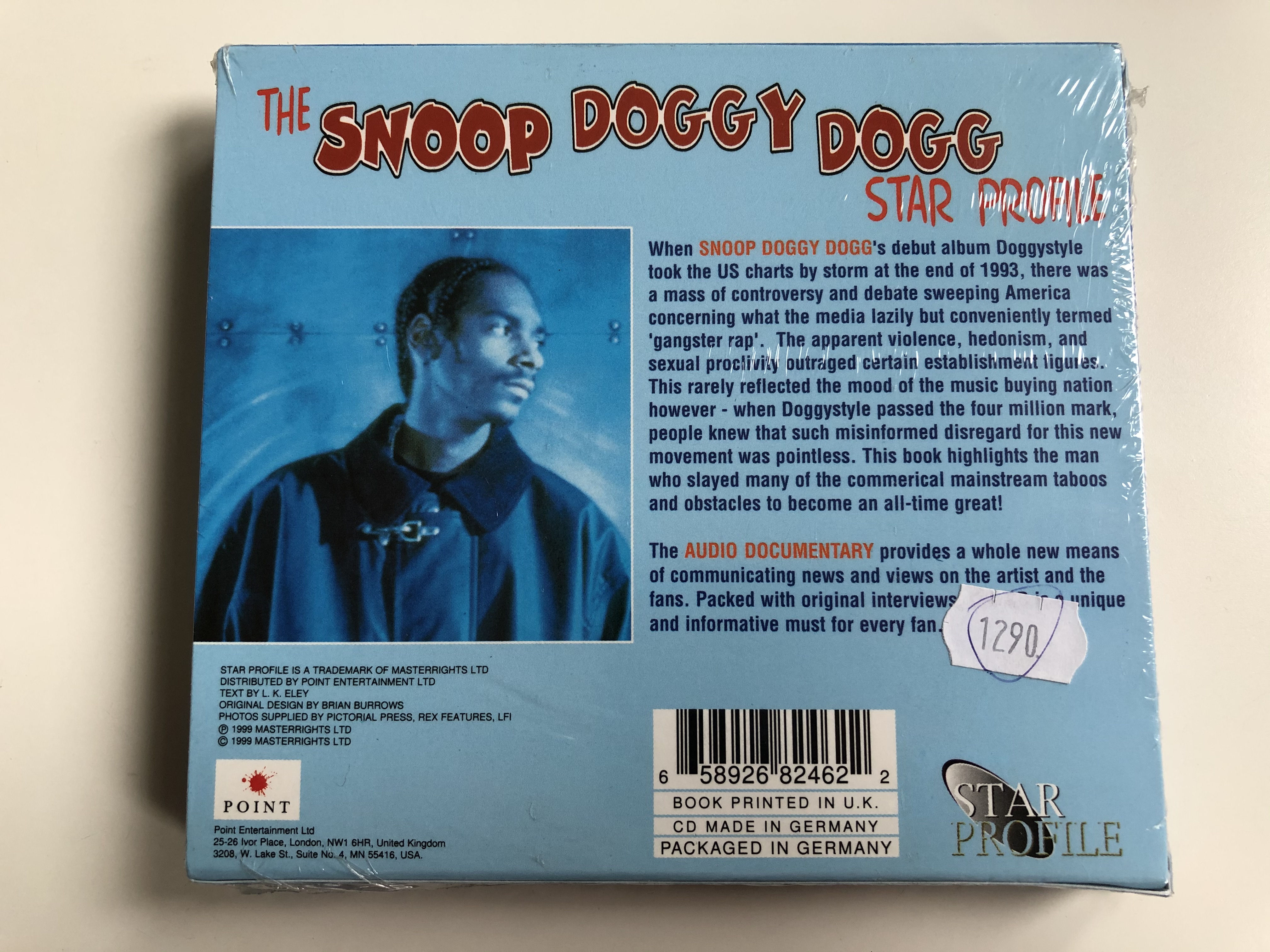 the-snoop-doggy-dogg-star-profile-100-page-full-color-picture-book-and-audio-documentary-cd-point-entertainment-ltd.-audio-cd-collcetors-book-1999-8248-4-.jpg