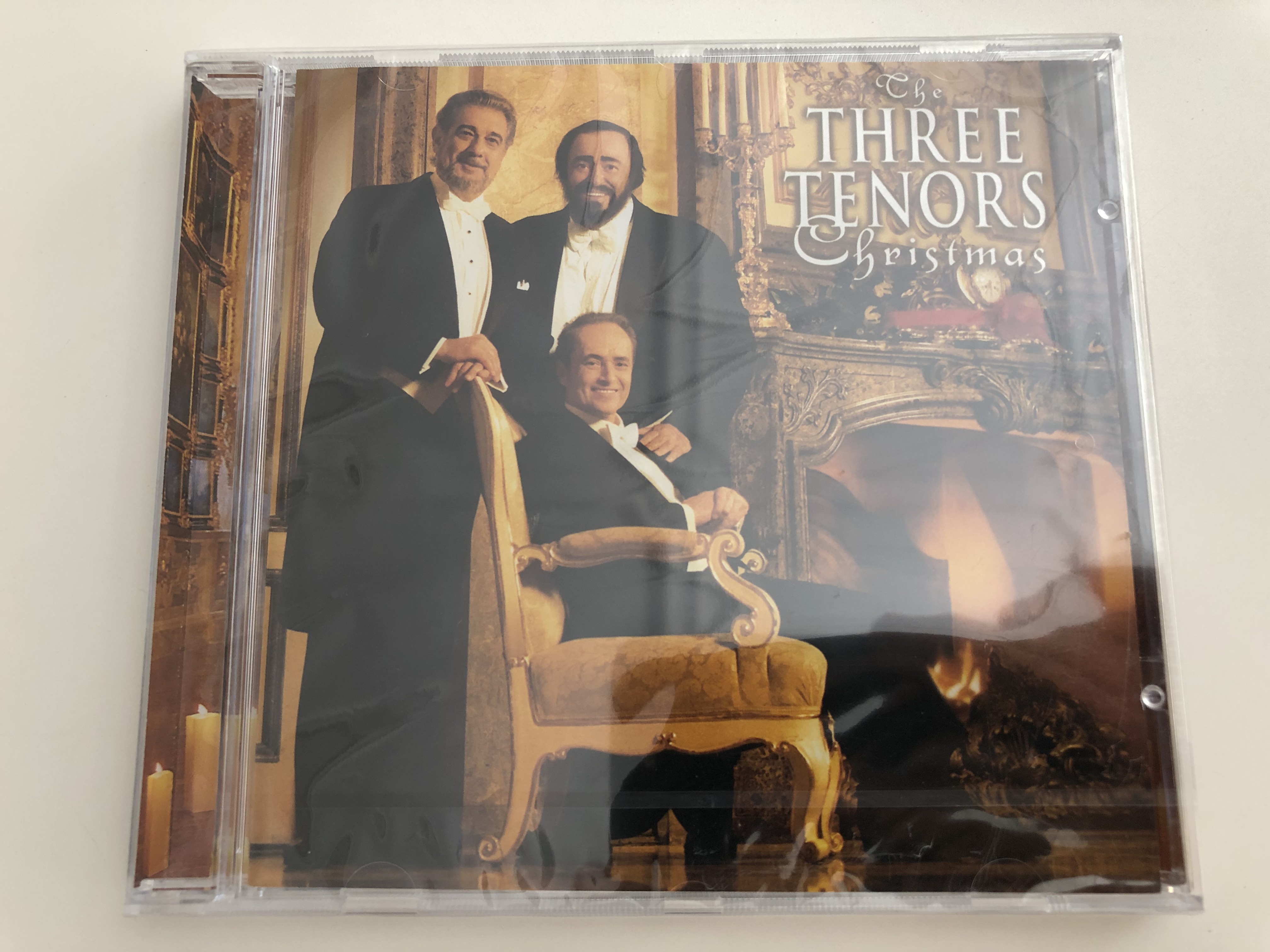 the-three-tenors-christmas-jos-carreras-pl-cido-domingo-luciano-pavarotti-vienna-symphony-conducted-by-steven-mercurio-audio-cd-2000-sony-music-cb-811-1-.jpg