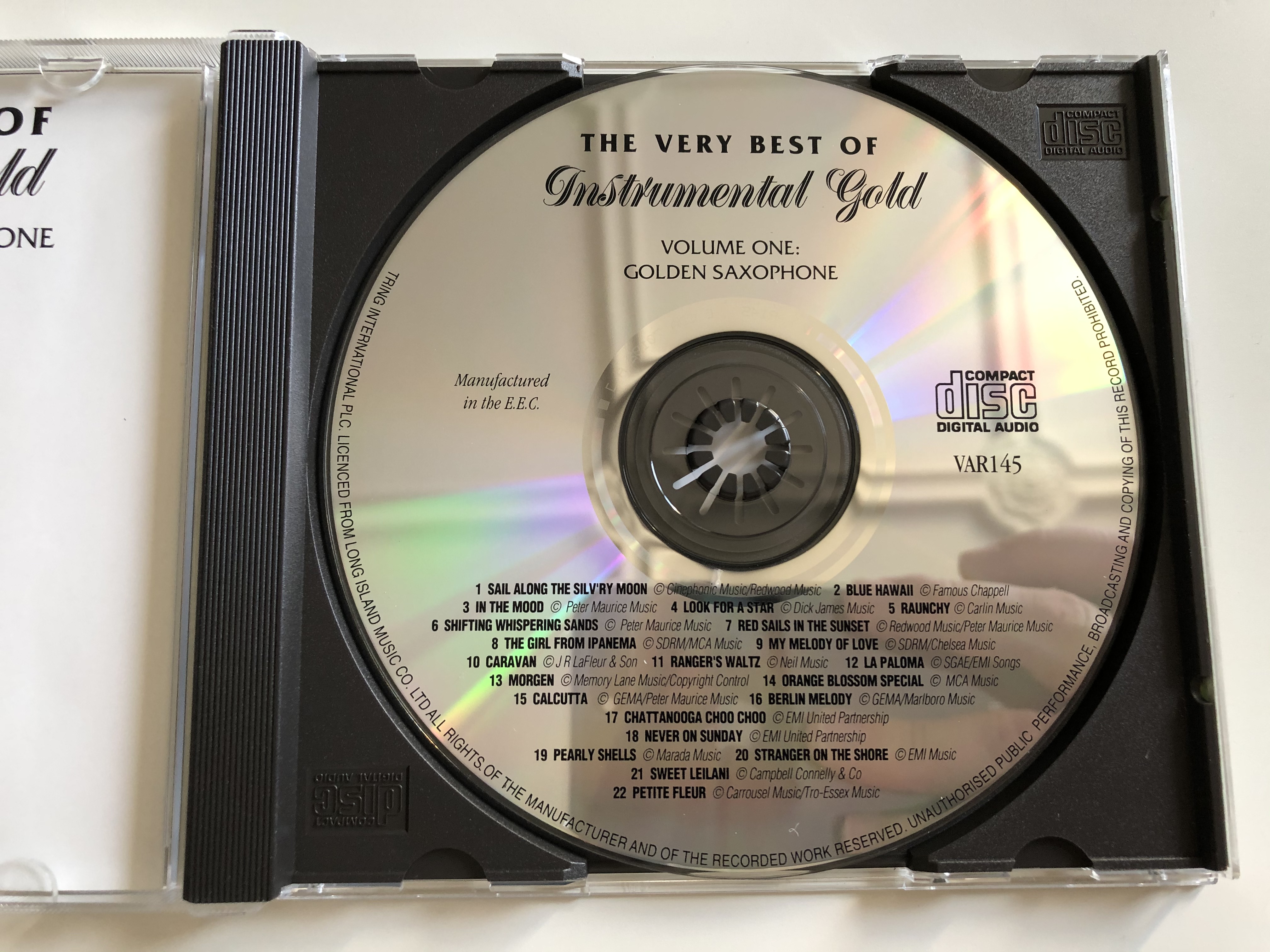 the-very-best-of-instrumental-gold-volume-one-golden-saxophone-tring-audio-cd-var145-3-.jpg