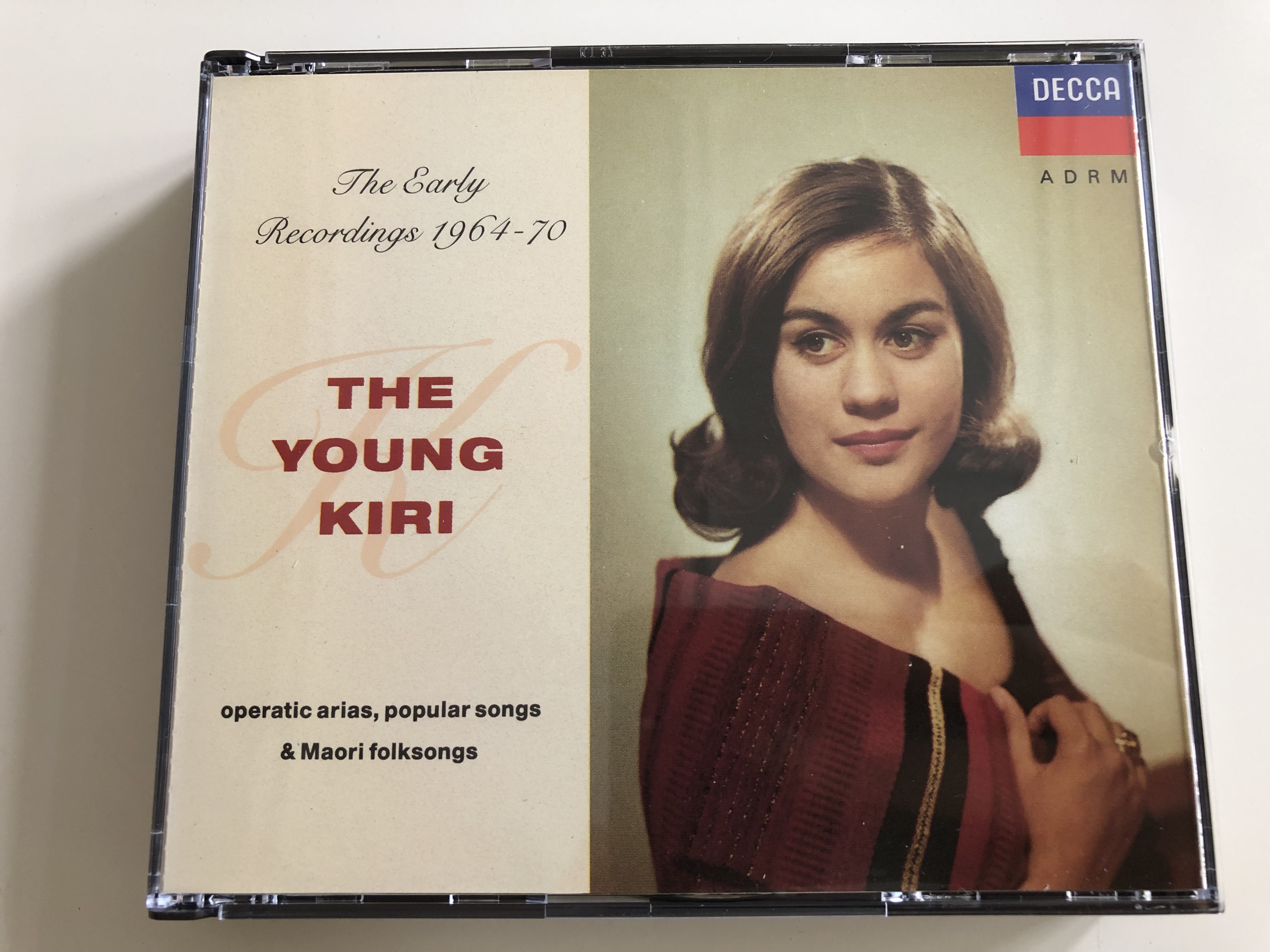 the-young-kiri-the-early-recordings-1964-70-operatic-arias-popular-songs-maori-folksongs-kiri-te-kanawa-2x-audio-cd-1990-decca-1-.jpg