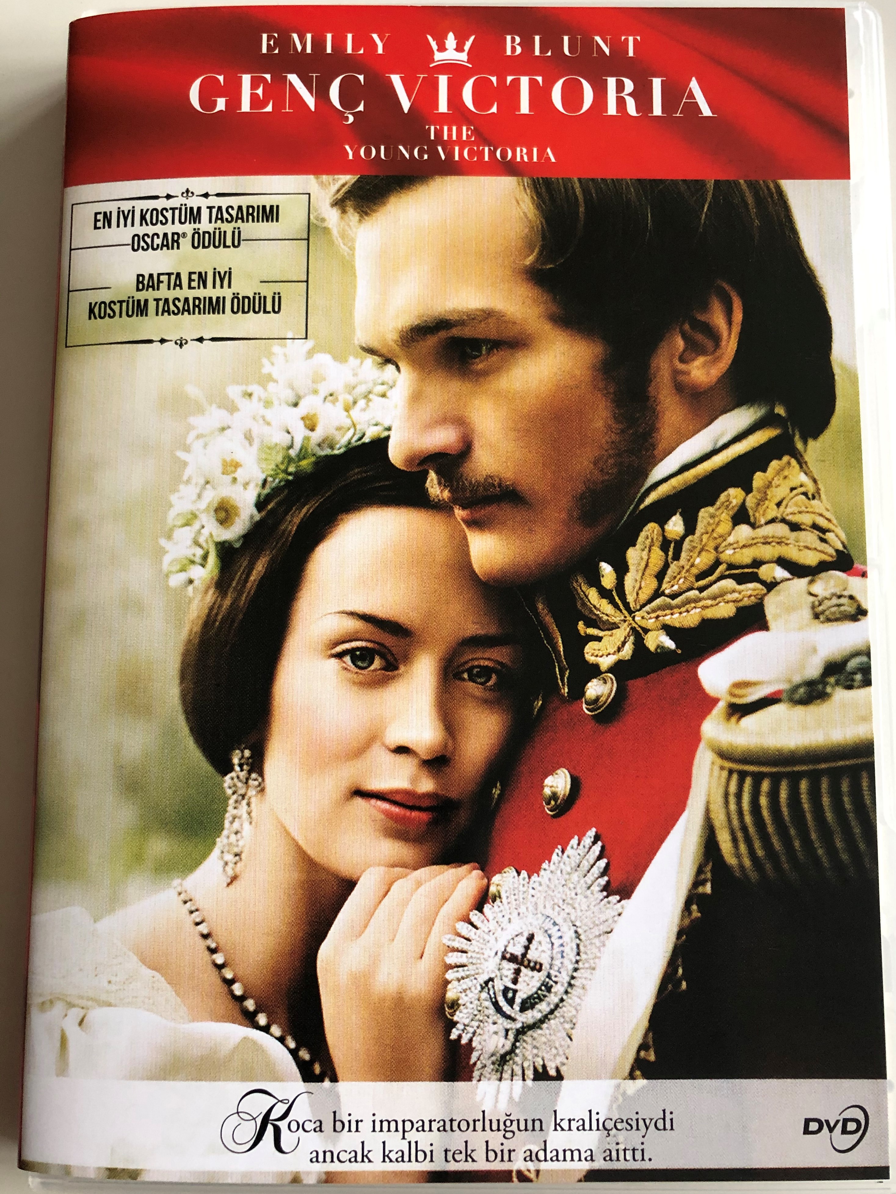 the-young-victoria-dvd-2009-gen-victoria-directed-by-jean-marc-vall-e-1.jpg