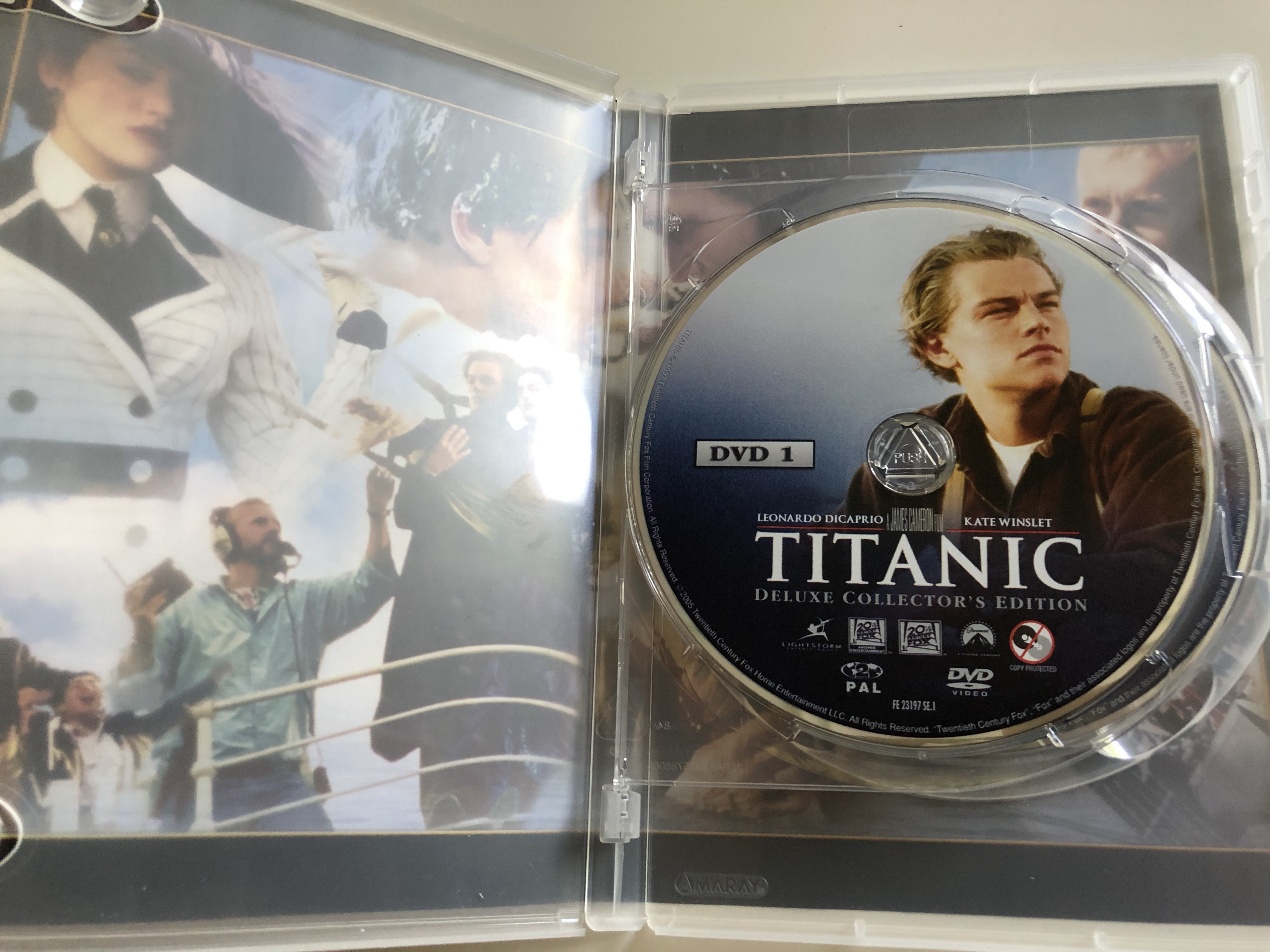 titanic-1997-dvd-deluxe-collectors-edition-2-dvd-directed-by-james-cameron-starring-leonardo-dicaprio-kate-winslet-billy-zane-kathy-bates-frances-fisher-bernard-hill-2-.jpg