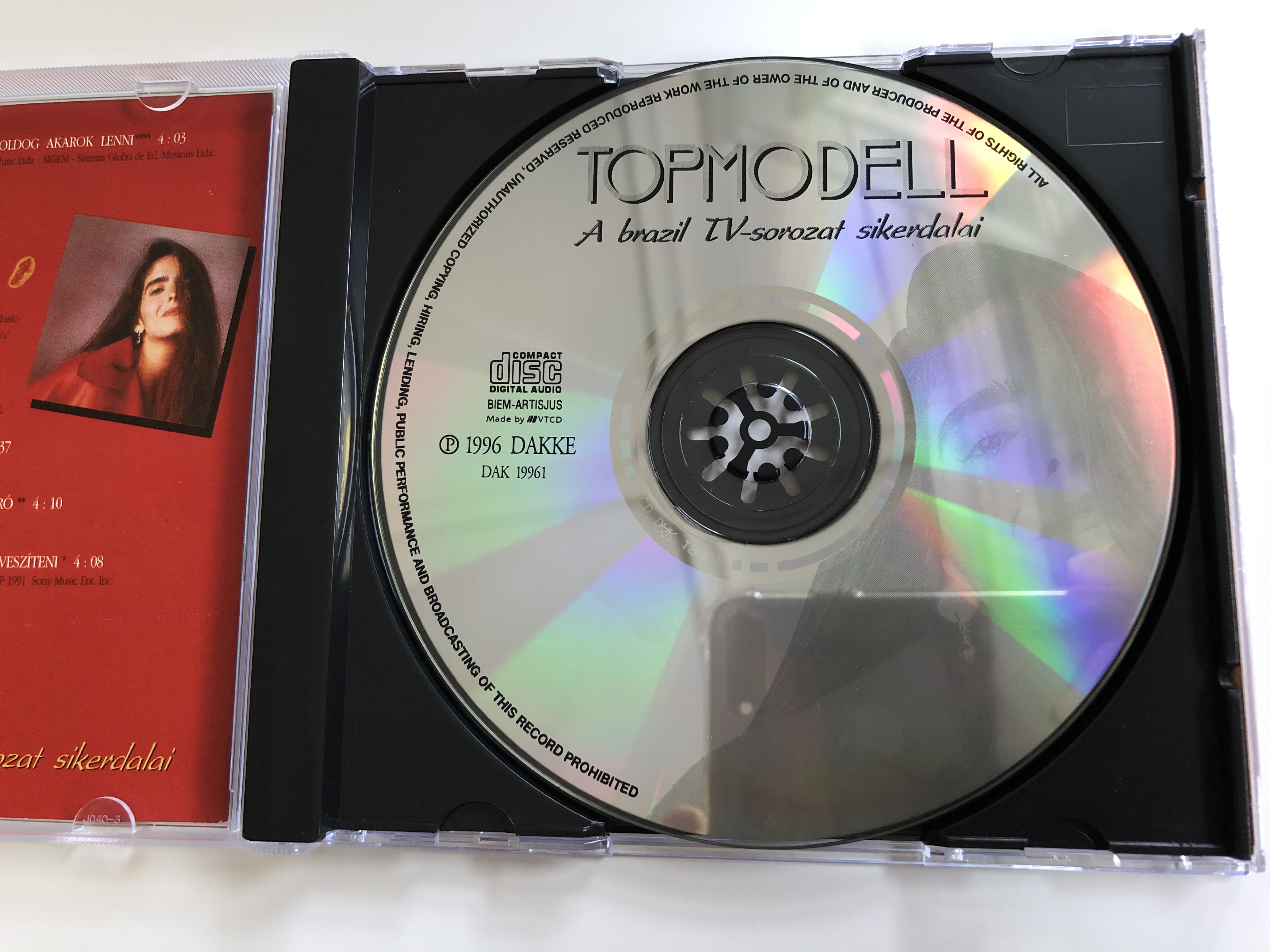 topmodell-a-tv-sorozat-sikerdalai-gloria-estefan-fine-young-cannibals-gerard-joling-gerendas-peter-kozremu-kodesvel-dakke-audio-cd-1996-dak-19961-3-.jpg