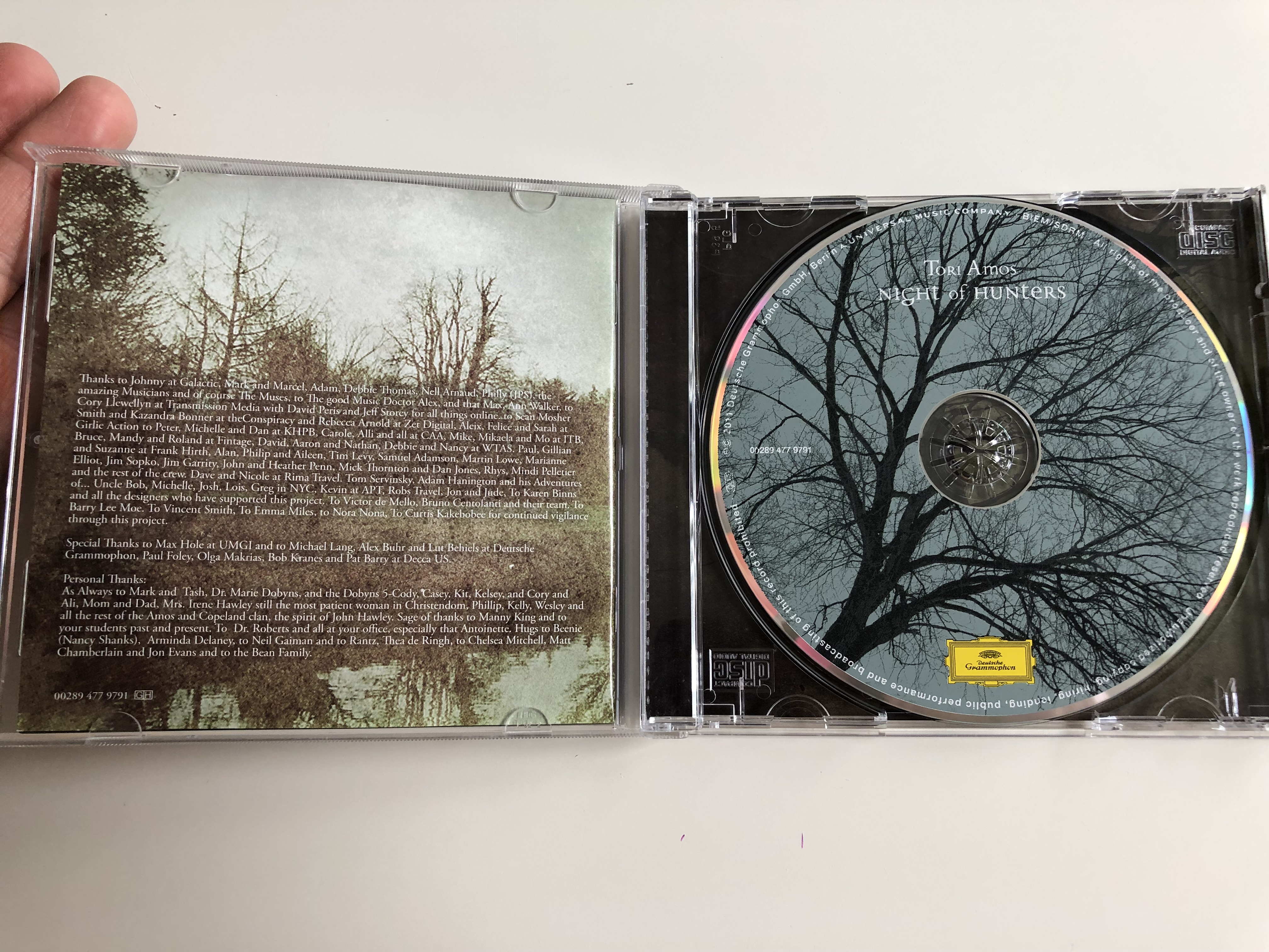 tori-amos-night-of-hunters-snowblind-fearlessness-job-s-coffin-the-chase-seven-sisters-audio-cd-2011-2-.jpg