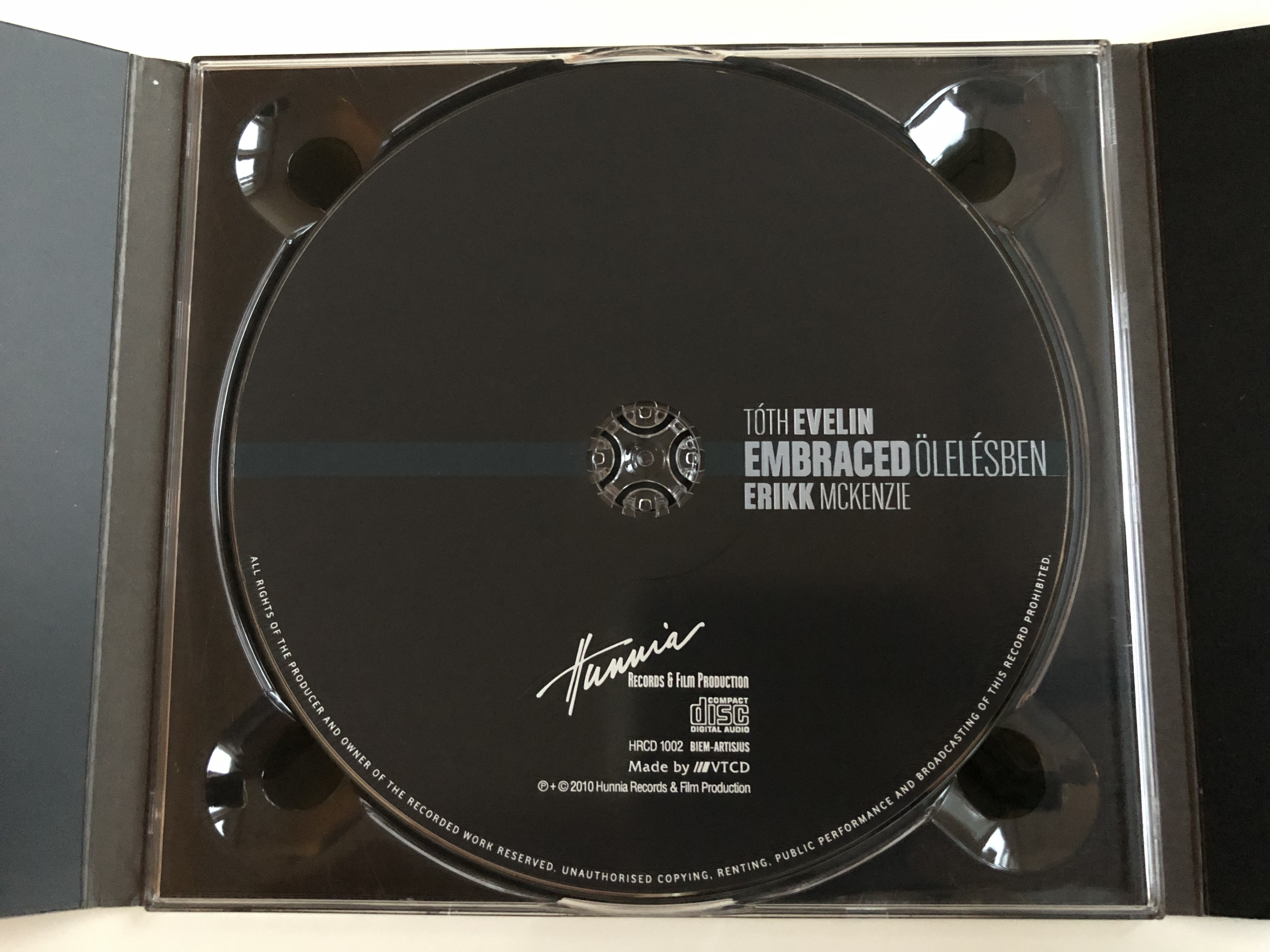 toth-evelin-erikk-mckenzie-embraced-olelesben-hunnia-records-film-production-audio-cd-2010-hrcd1002-3-.jpg